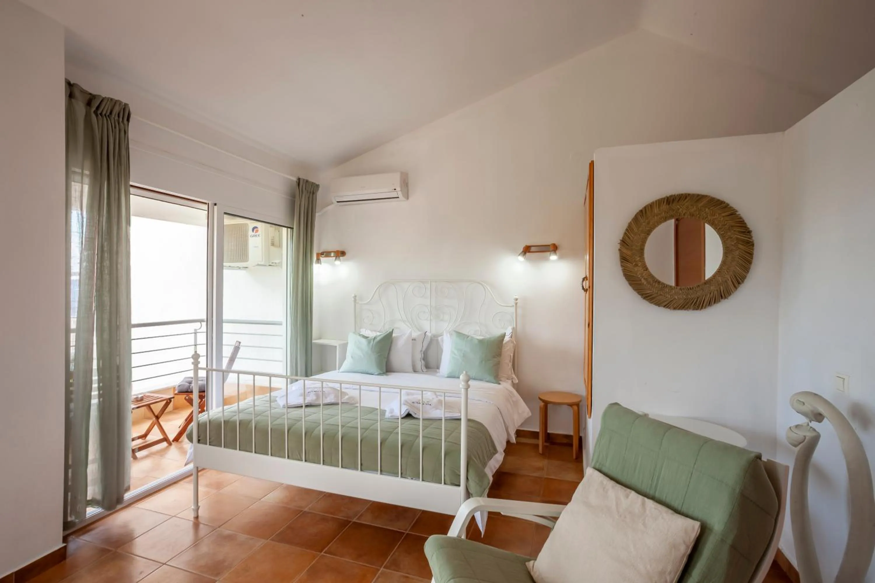 Bedroom, Bed in Alterra Vita Homes By the Sea