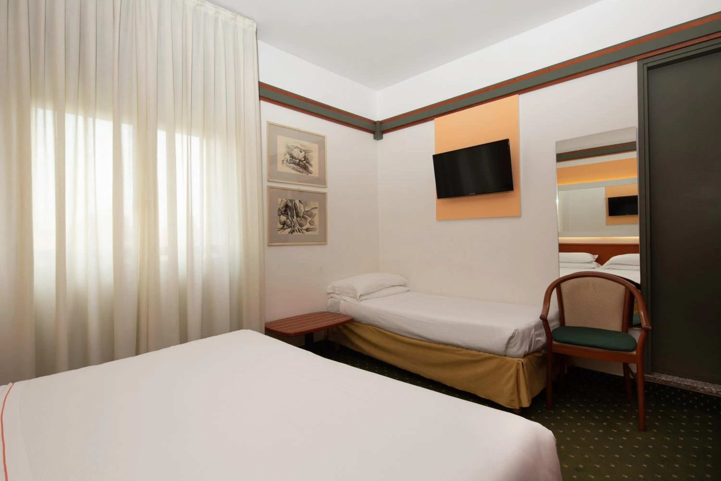 Bedroom, Bed in Jet Hotel, Sure Hotel Collection by Best Western