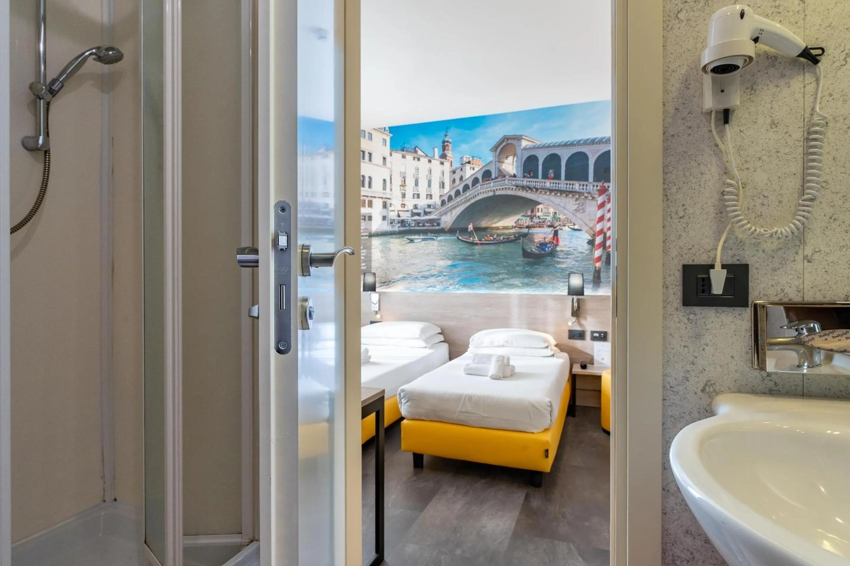 Bedroom, Bed in Jet Hotel, Sure Hotel Collection by Best Western