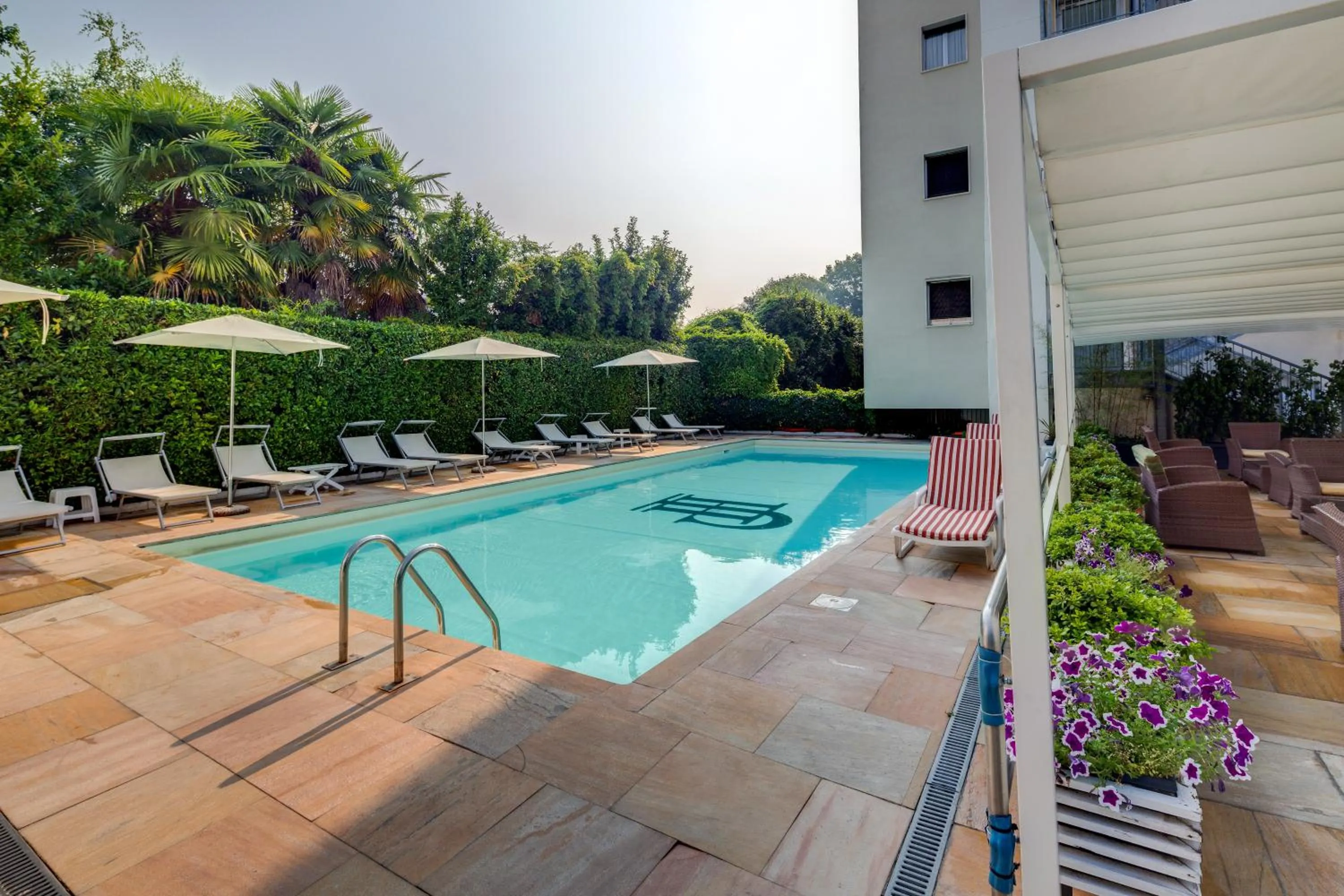 Swimming pool in Jet Hotel, Sure Hotel Collection by Best Western