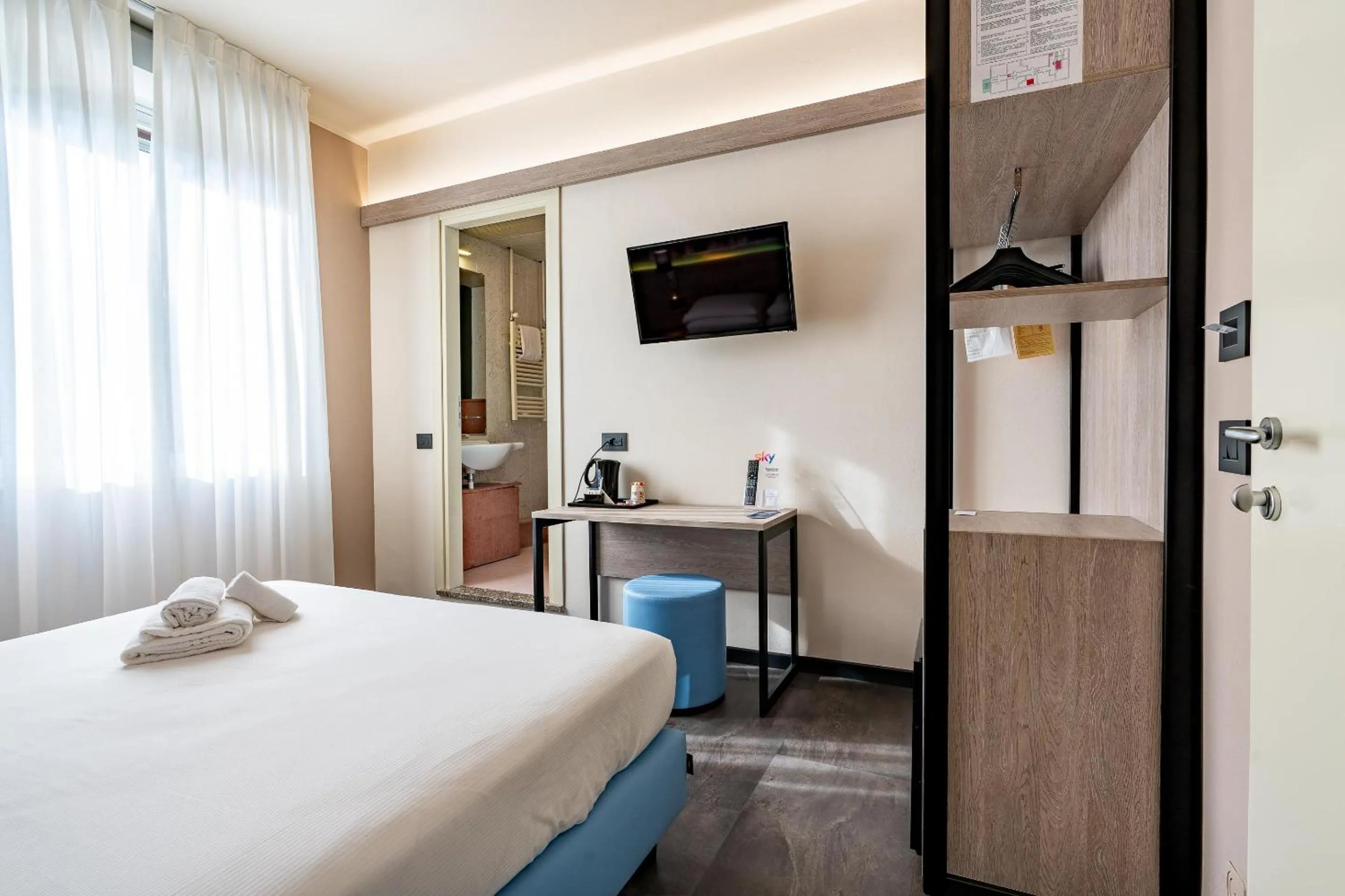 Bedroom, Bed in Jet Hotel, Sure Hotel Collection by Best Western