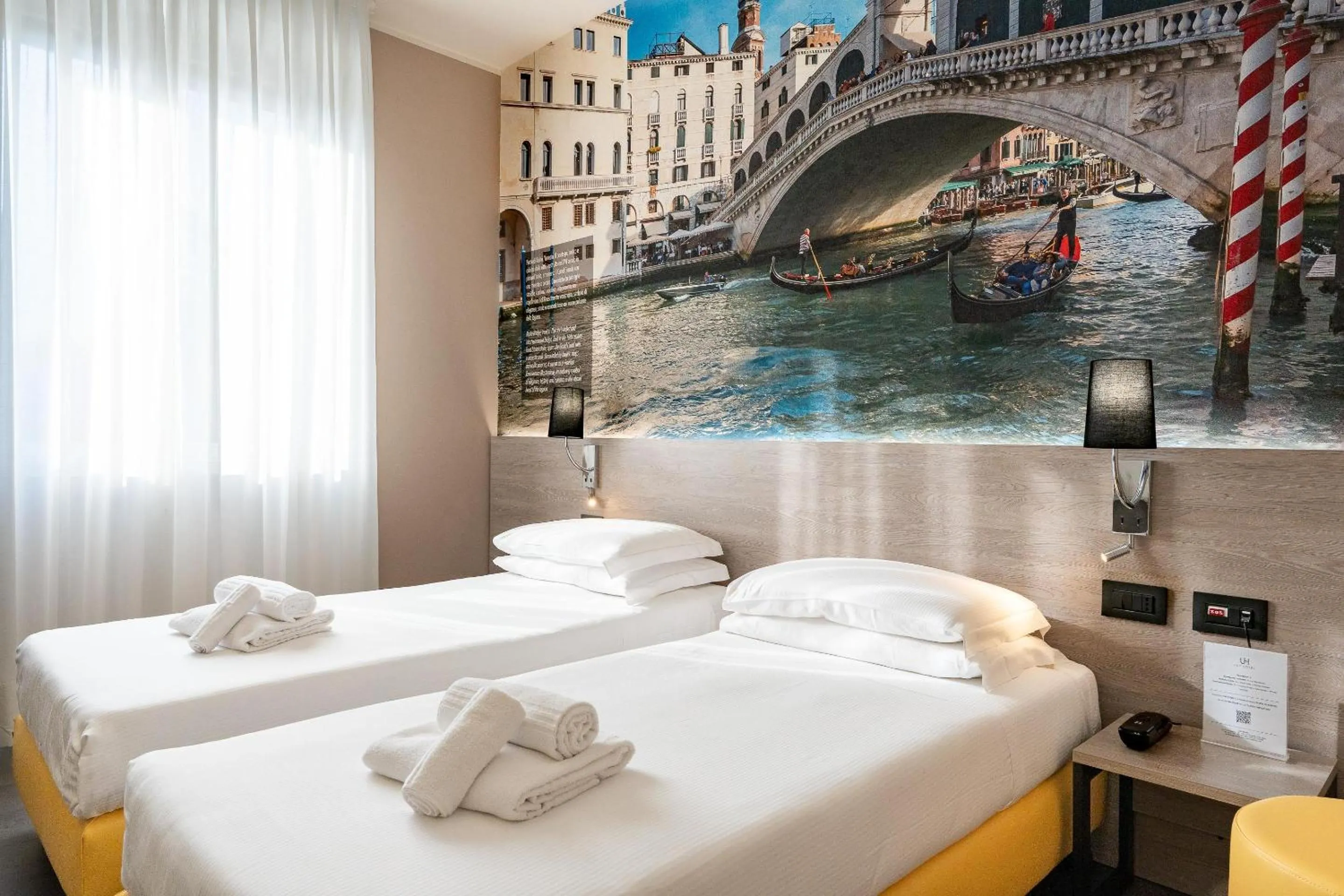 Bedroom, Bed in Jet Hotel, Sure Hotel Collection by Best Western