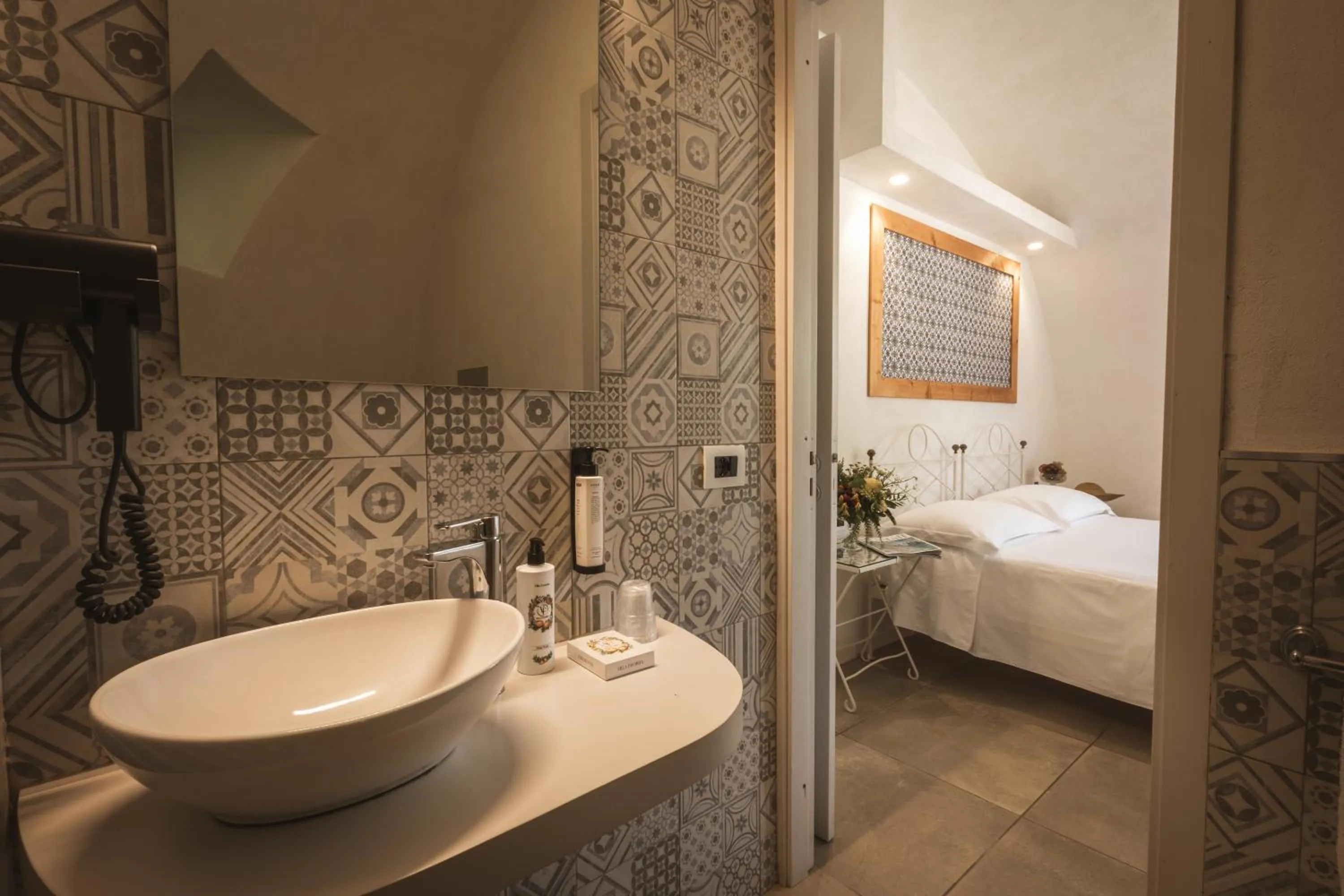 Photo of the whole room, Bed in Villa Favorita Hotel & Events