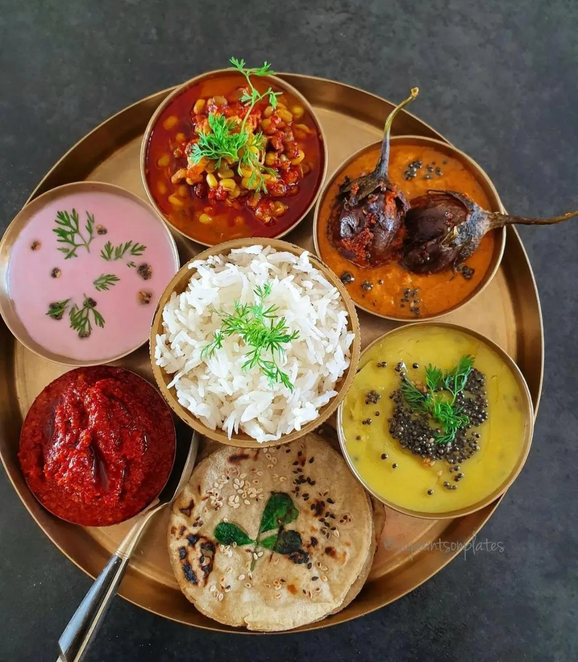 Restaurant/places to eat in Poshtel VNS