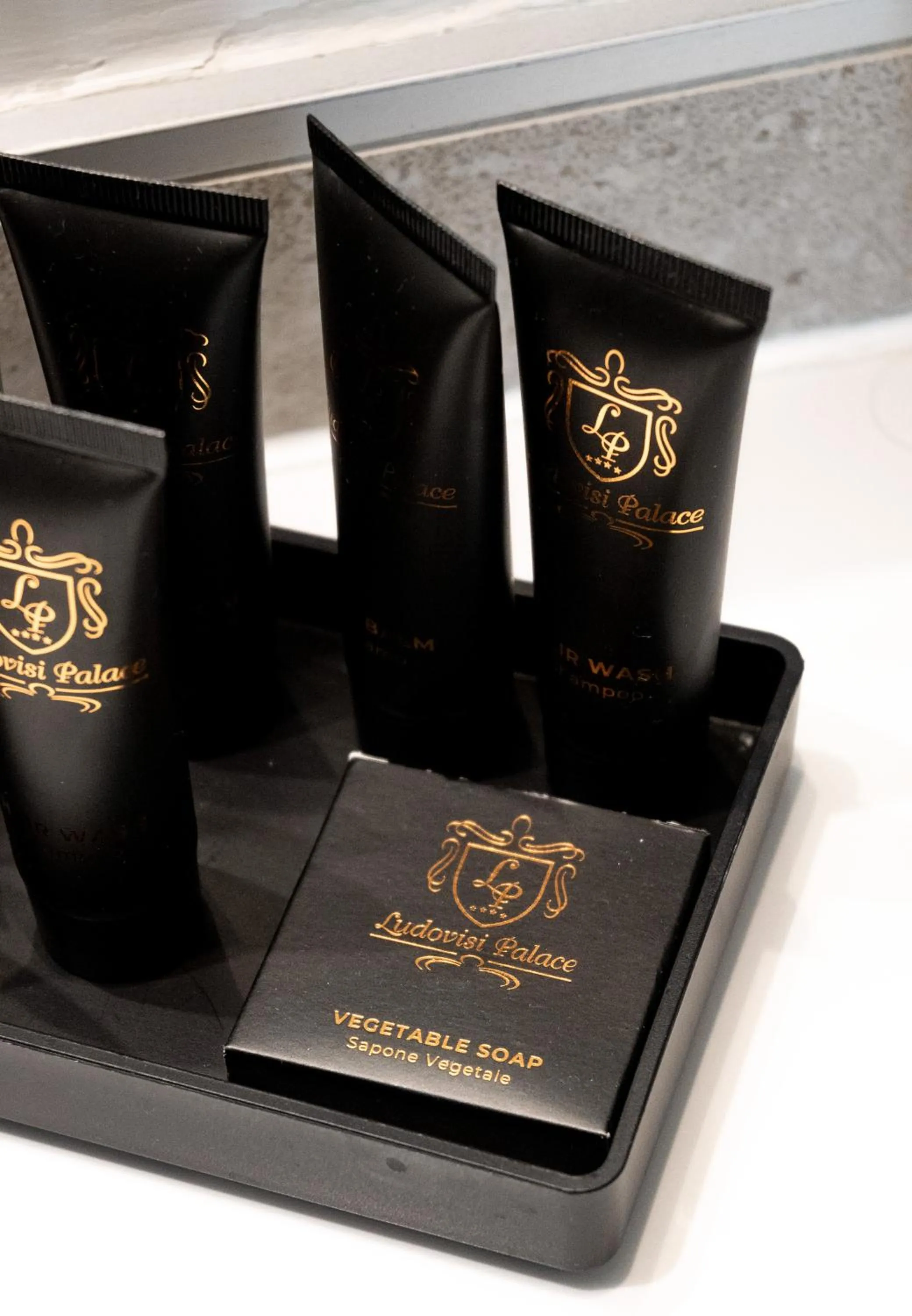 Bathroom in Ludovisi Palace Hotel