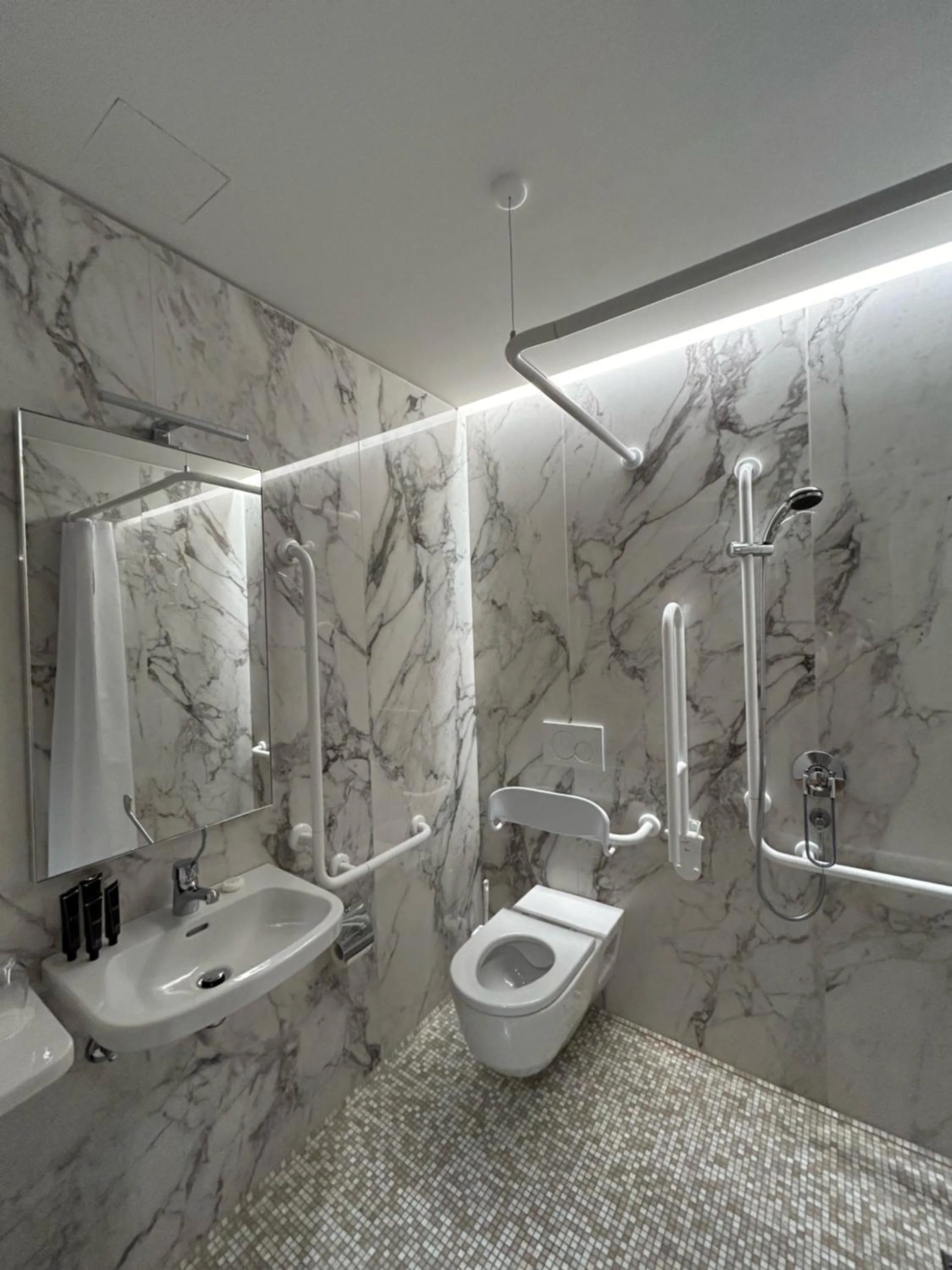 Bathroom in Smart Hotel Binario - Self Check-In