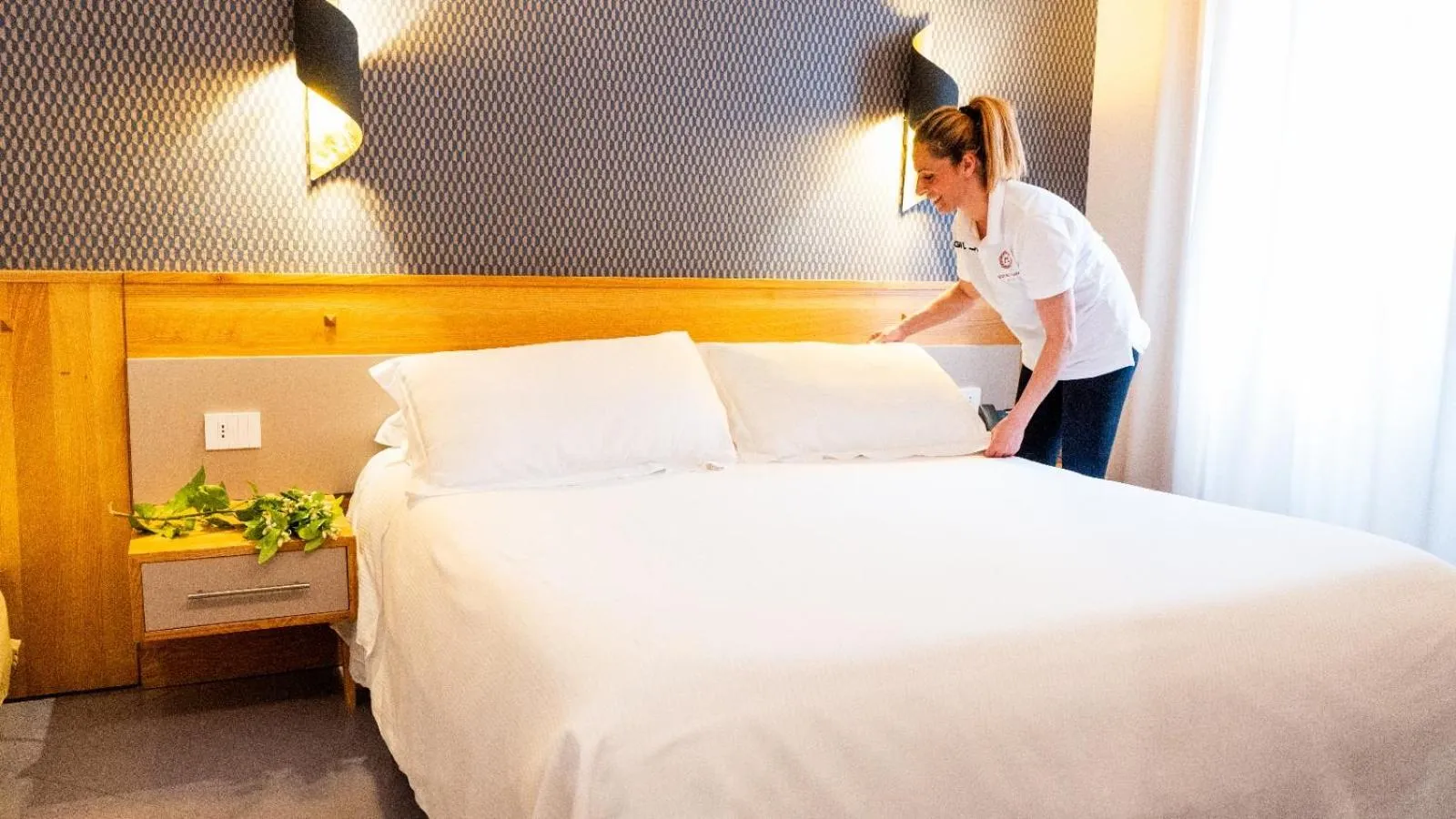 Staff, Bed in Hotel Diana