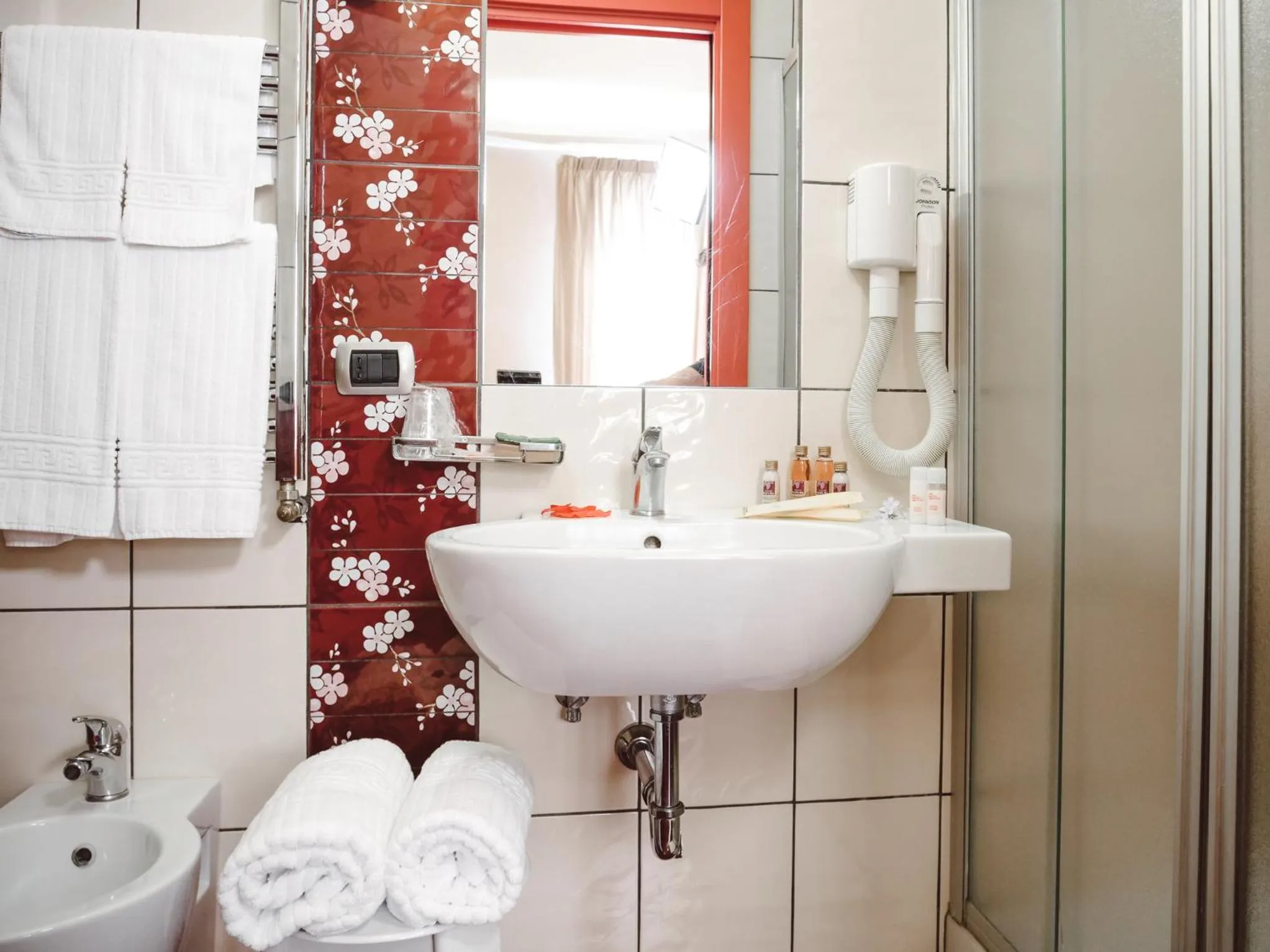 Shower in Hotel Diana