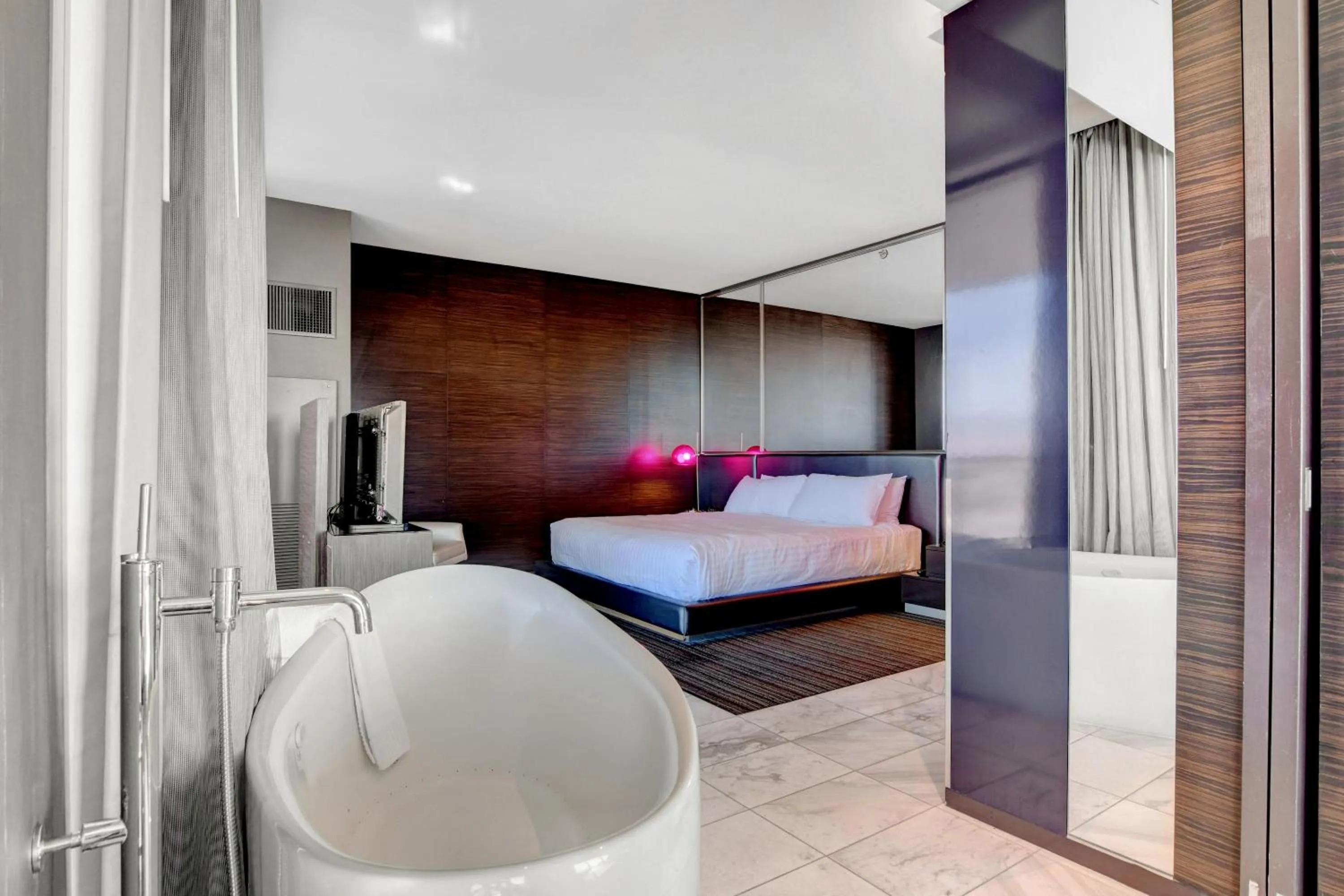 Bathroom, Bed in Private Luxury Panoramic Suite at Palms Place