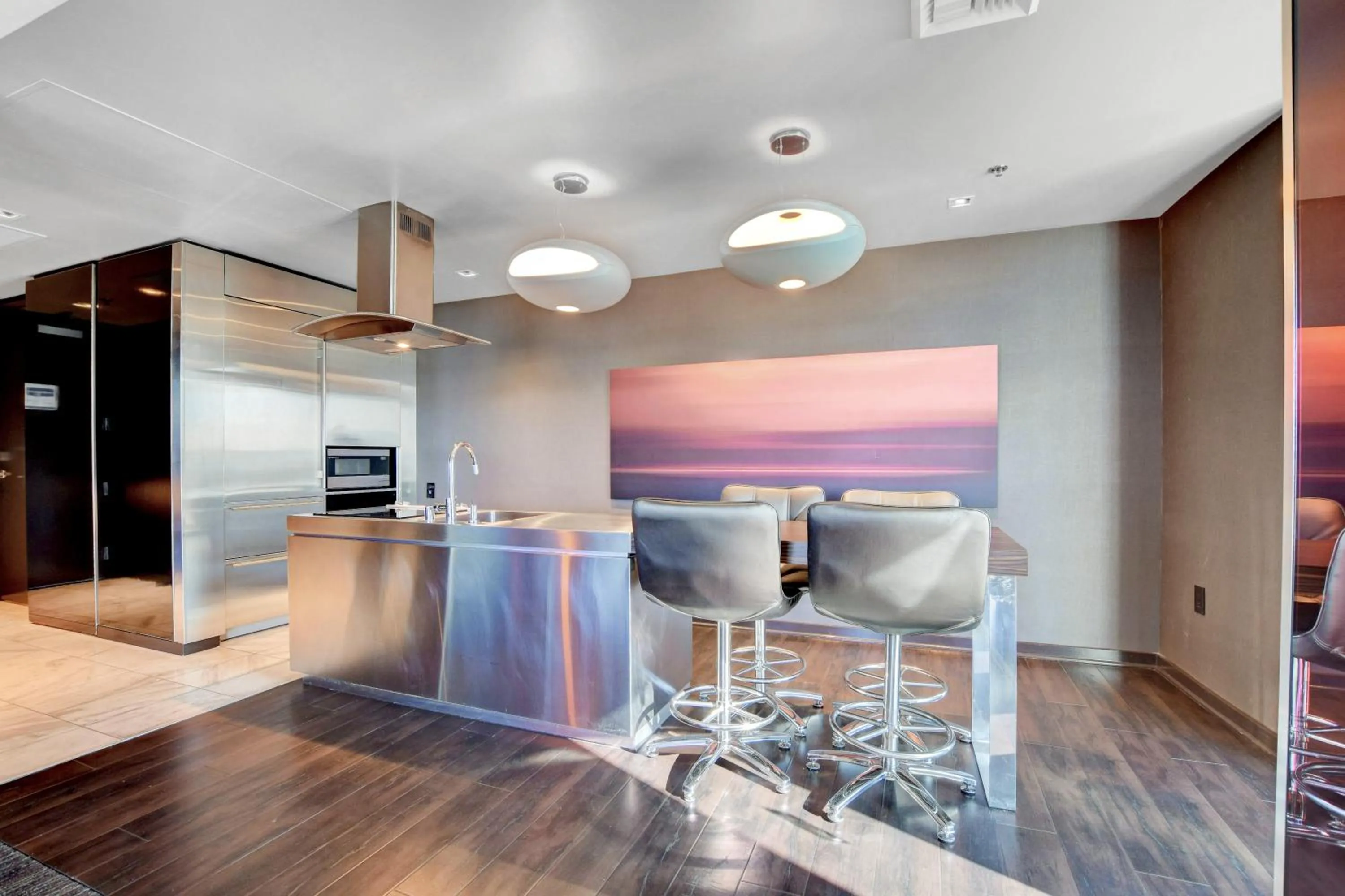 Dining area in Private Luxury Panoramic Suite at Palms Place