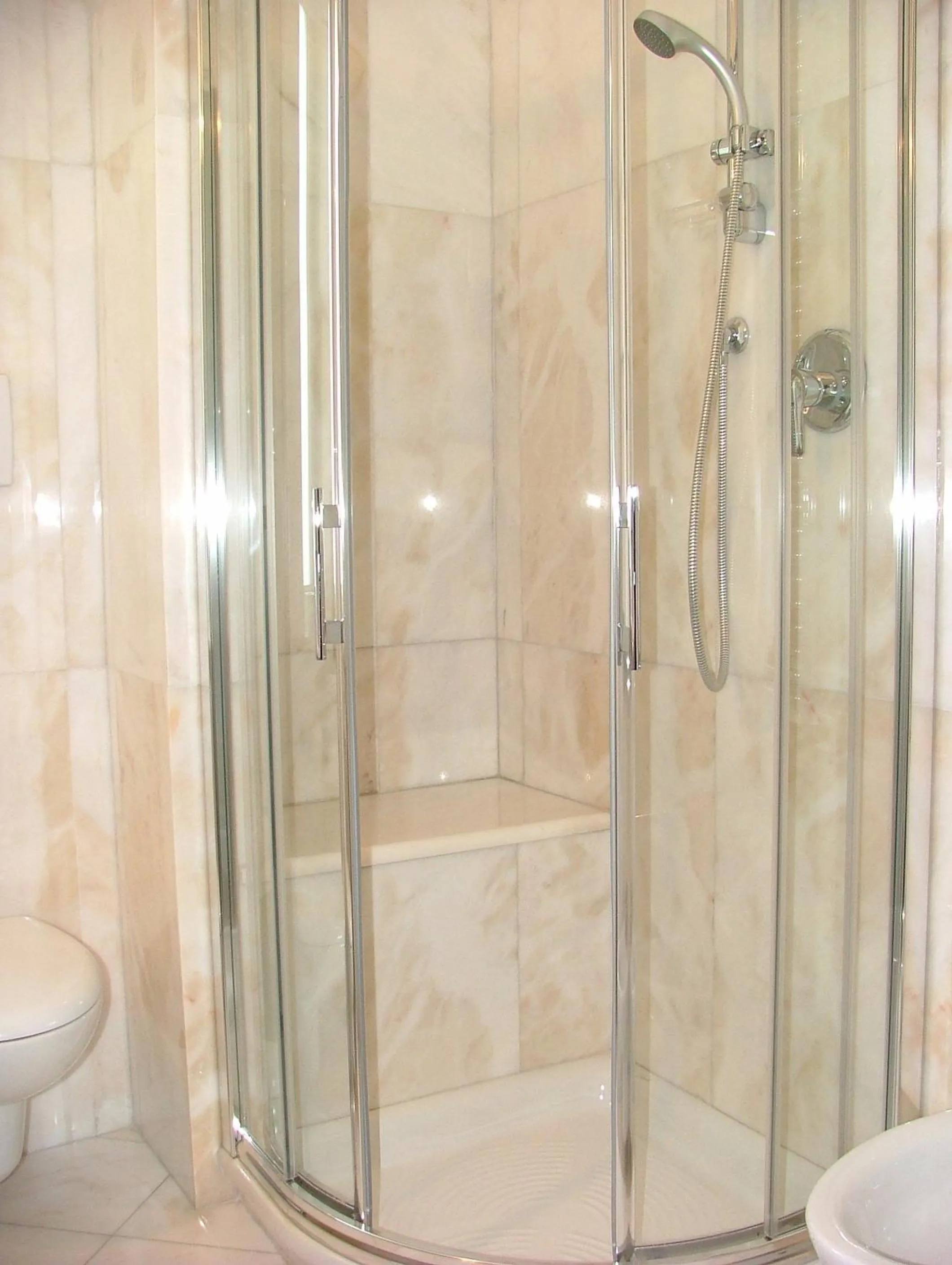 Shower in Hotel San Pietro