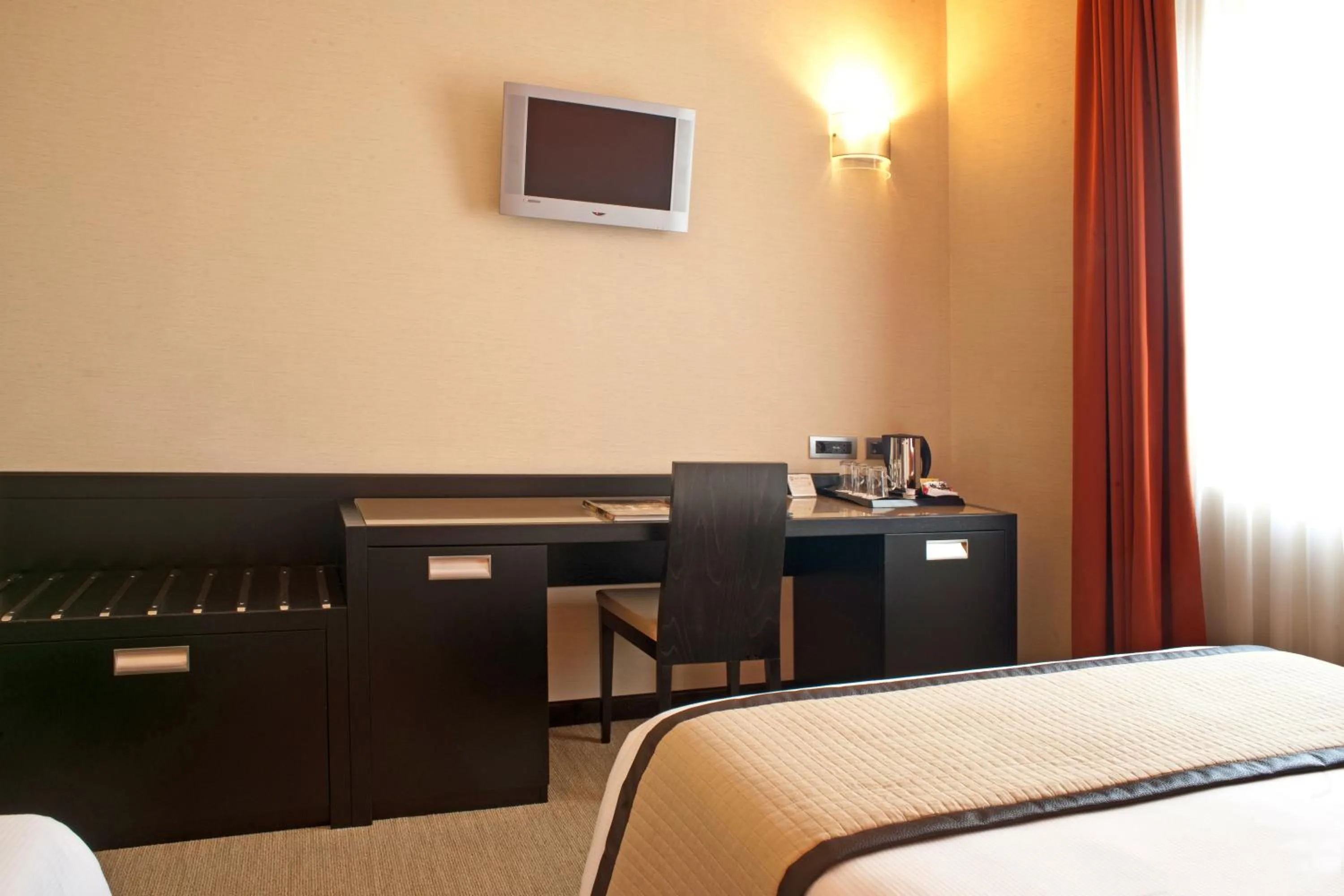 Photo of the whole room, Bed in Hotel San Pietro