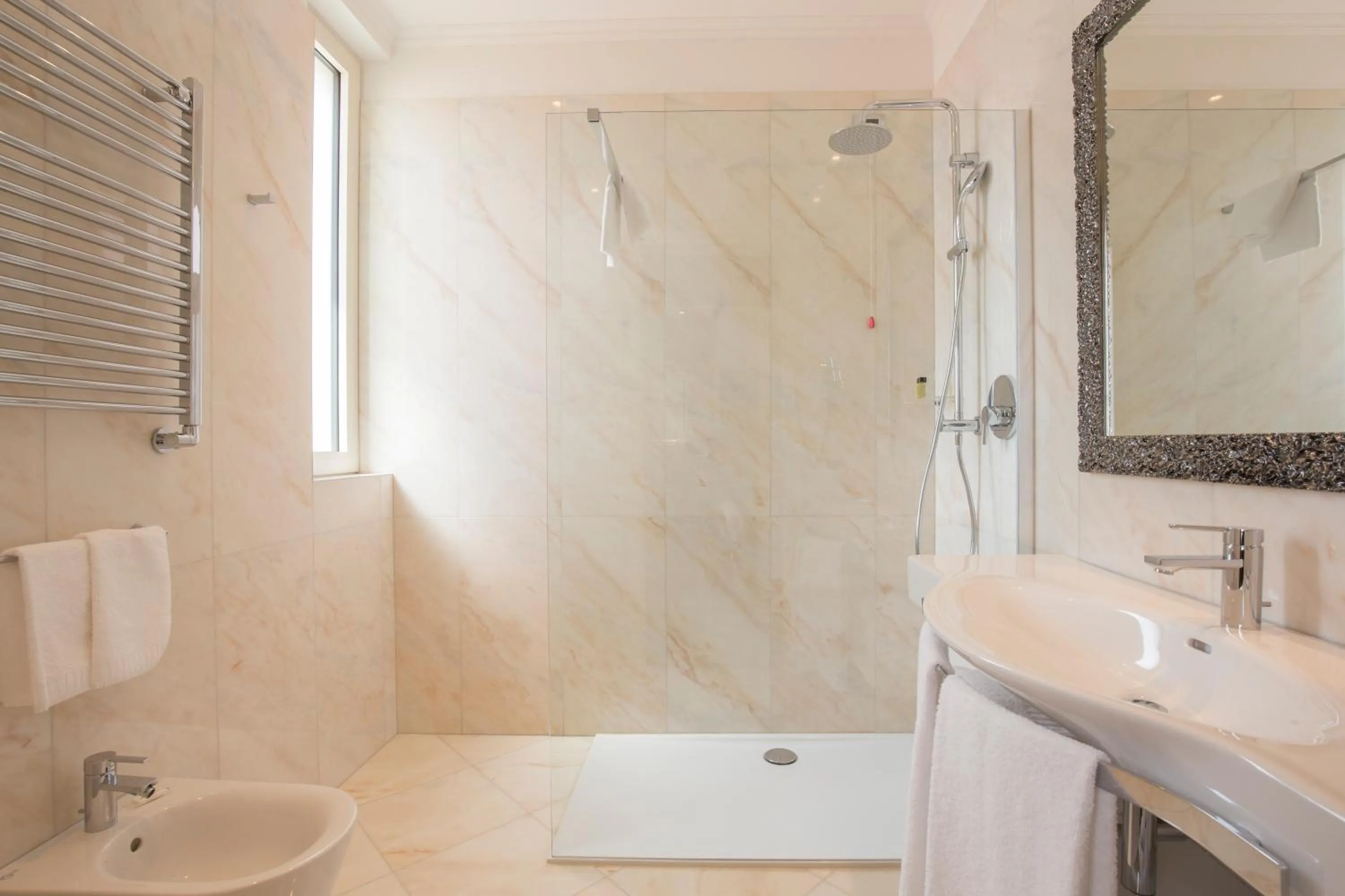 Toilet in Hotel San Pietro