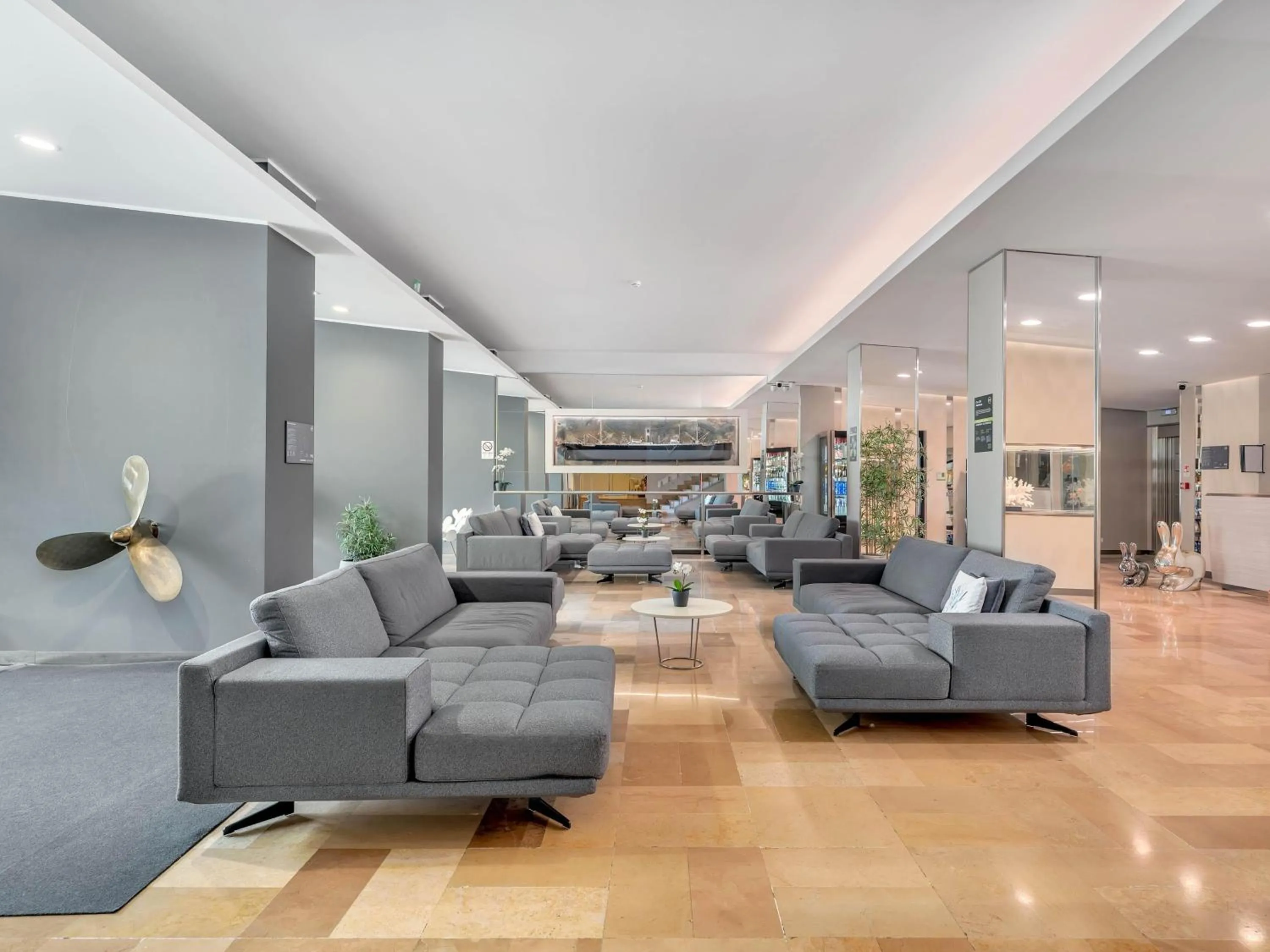 Lobby or reception in B&B Hotels Park Hotel Suisse Santa Margherita Ligure