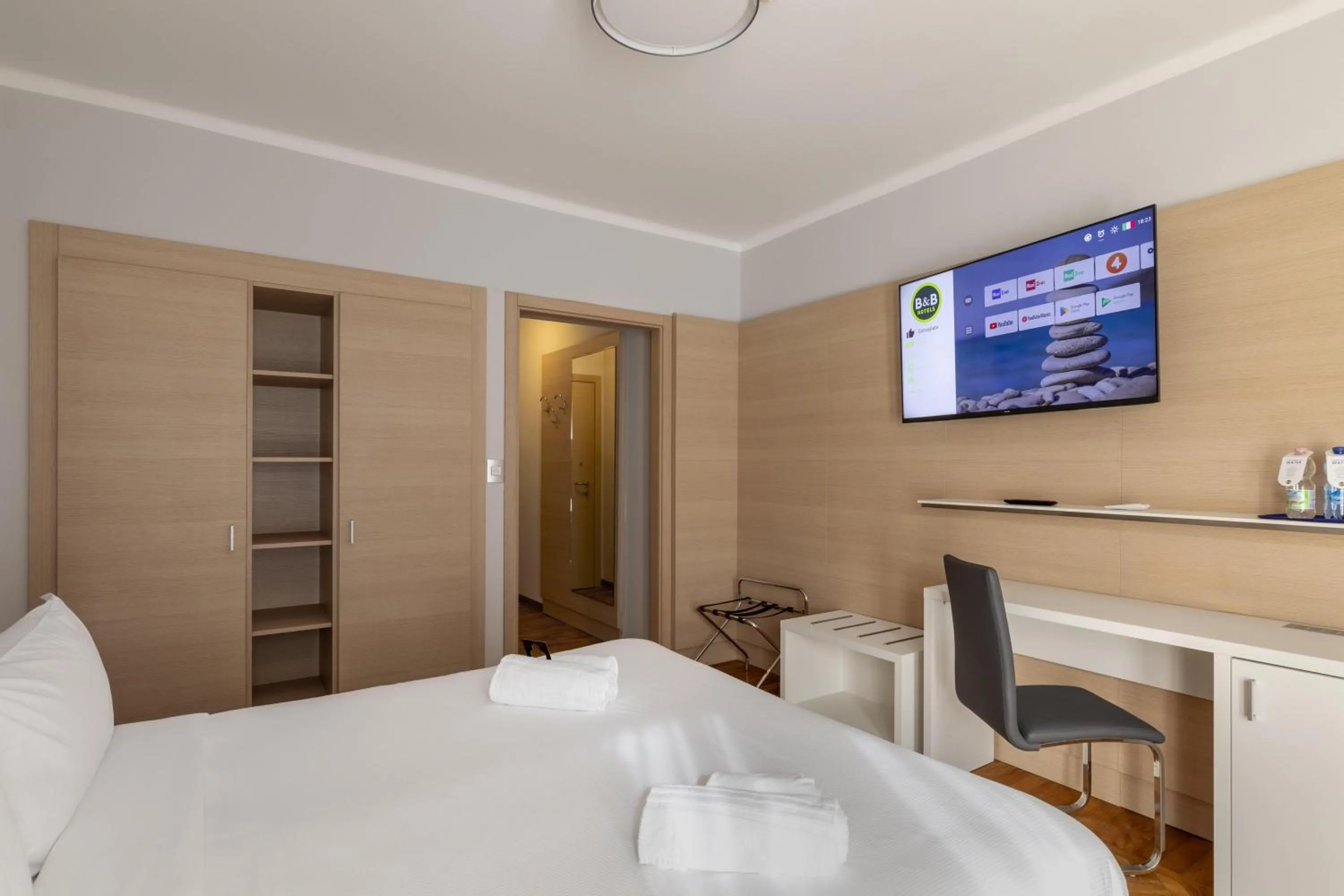 Photo of the whole room, Bed in B&B Hotels Park Hotel Suisse Santa Margherita Ligure