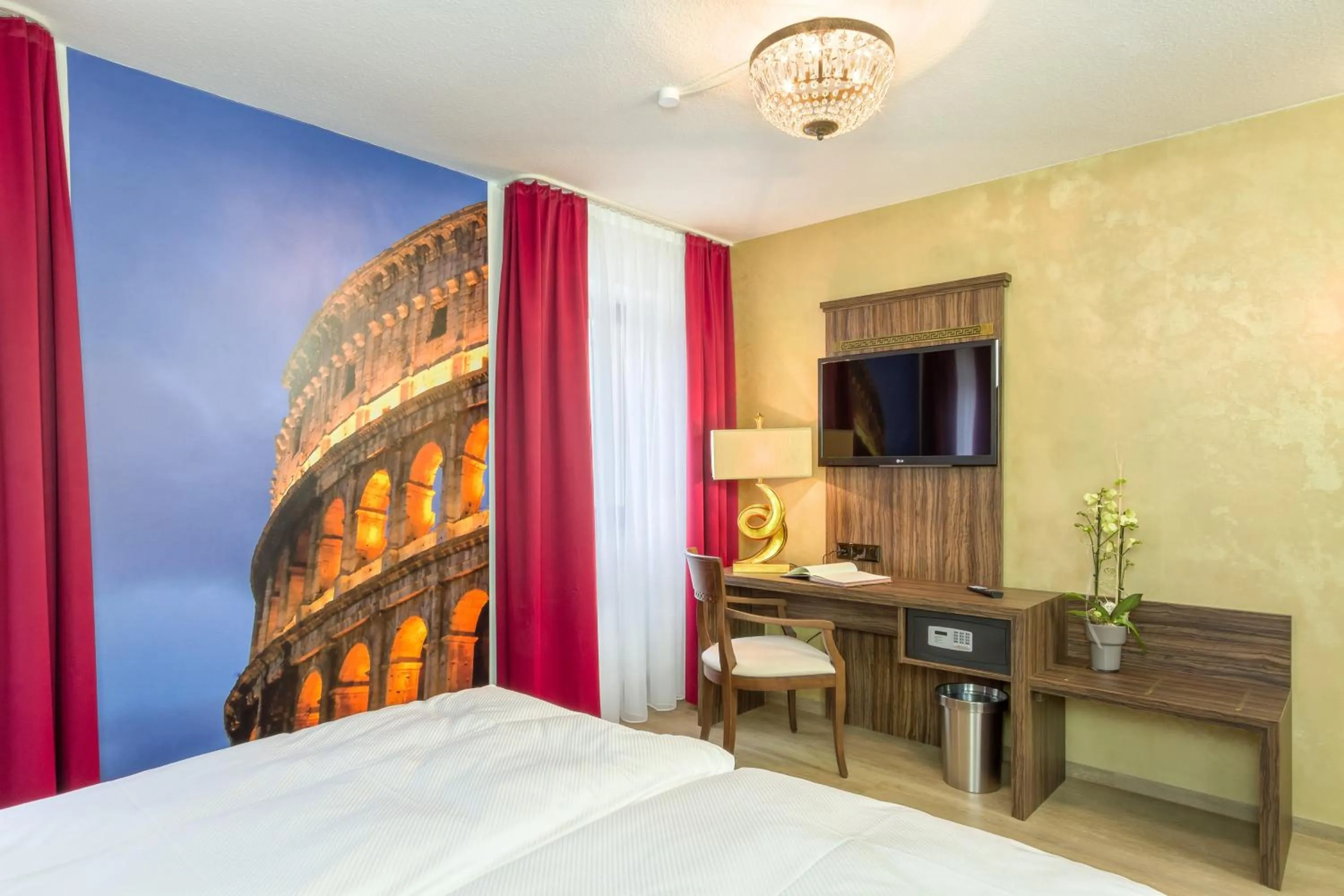 Decorative detail, Bed in Hotel l'adresse garni