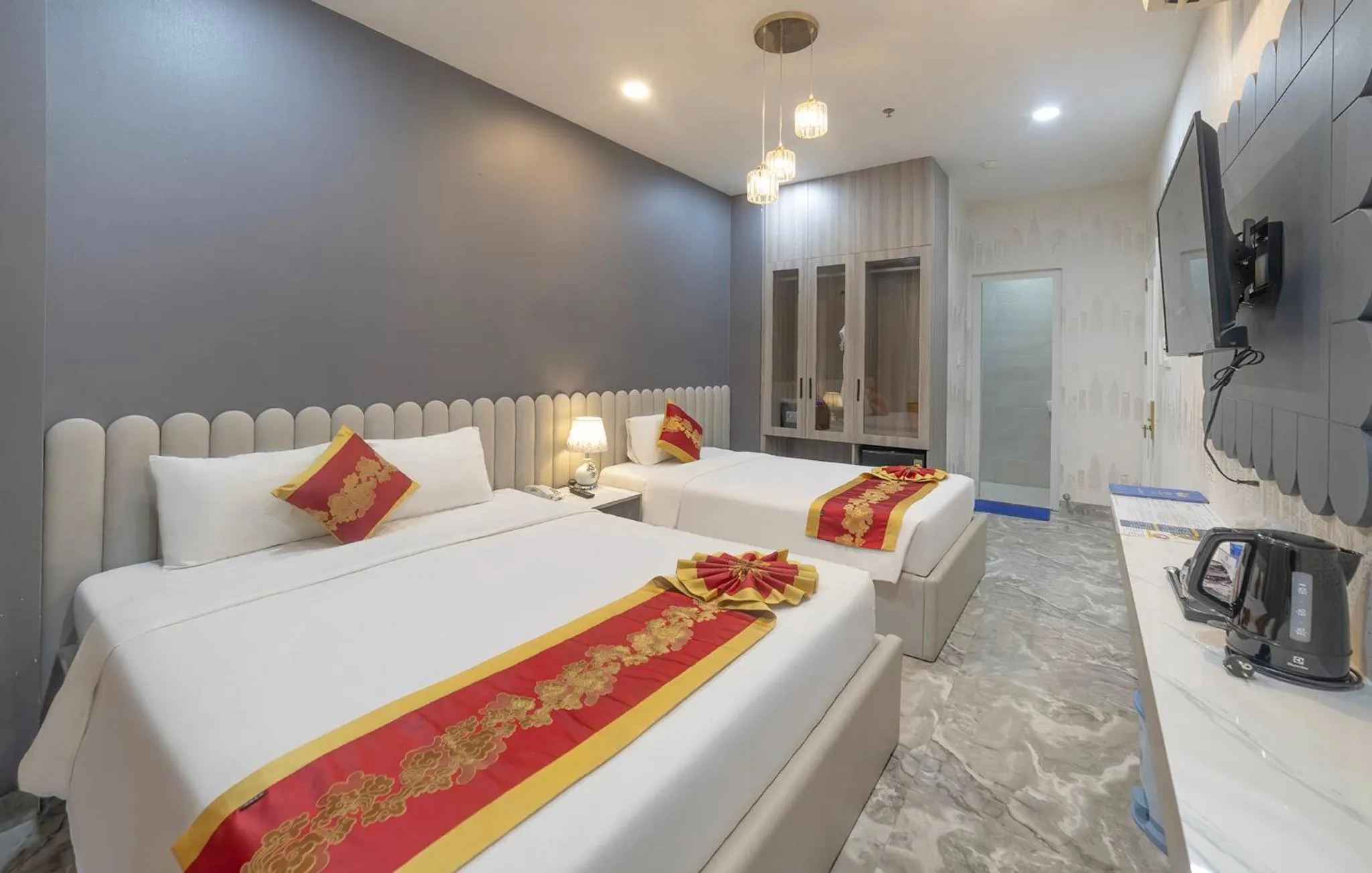 Bedroom, Bed in Tiffany Hotel & Restaurant