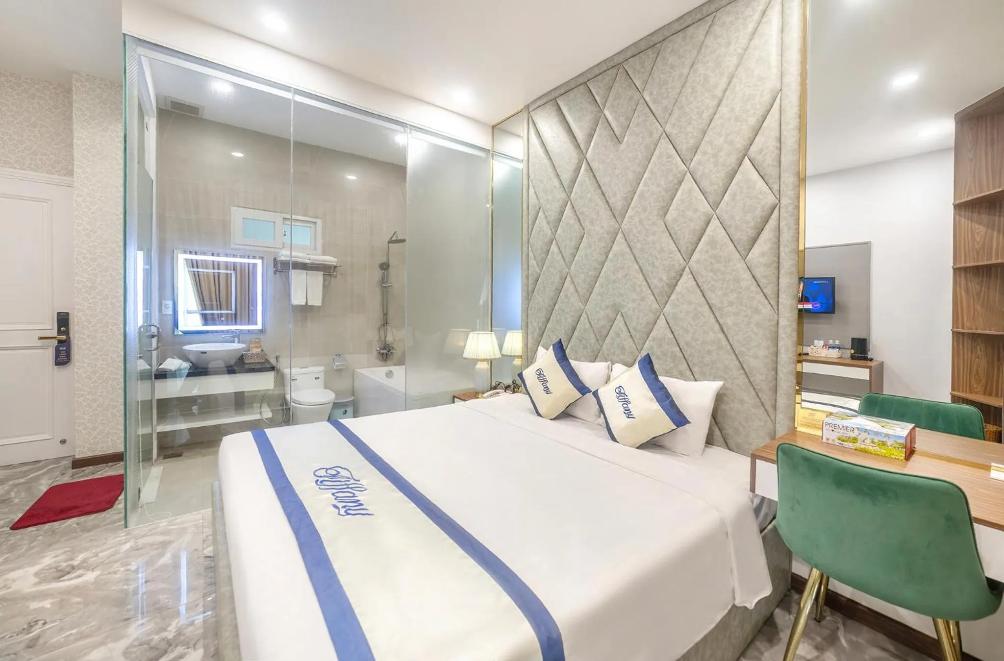 Bedroom, Bed in Tiffany Hotel & Restaurant