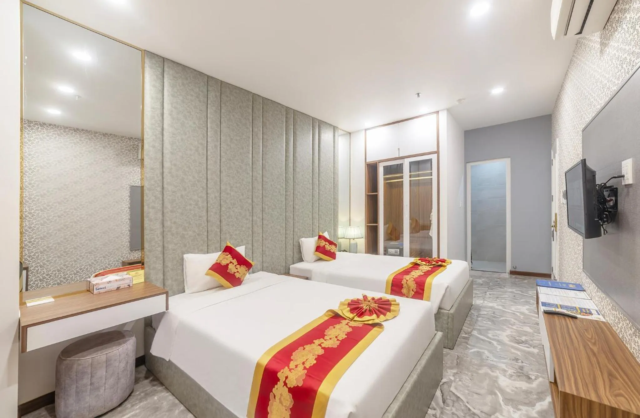 Bedroom, Bed in Tiffany Hotel & Restaurant