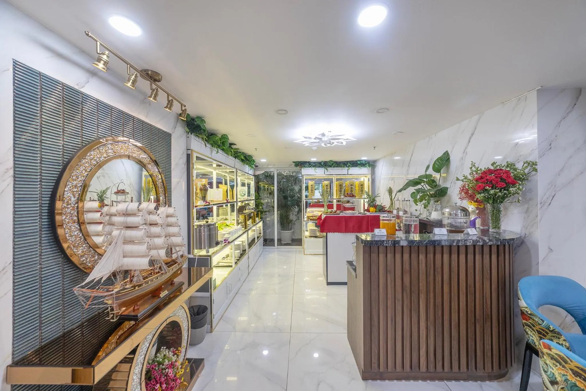 Restaurant/places to eat in Tiffany Hotel & Restaurant