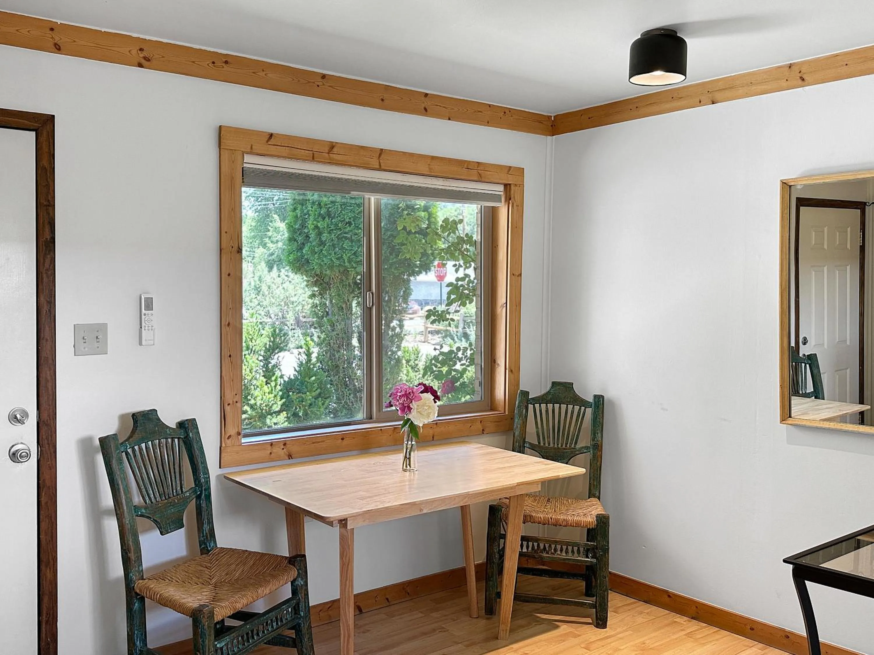 Seating area in Rocky Mountain Inn