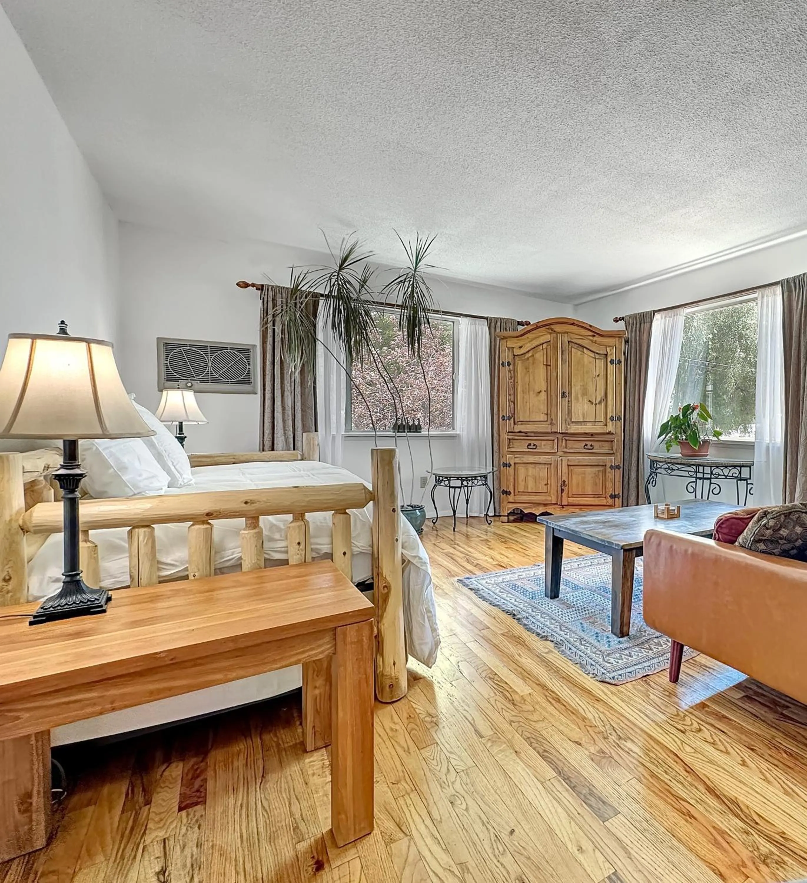 Bed in Rocky Mountain Inn