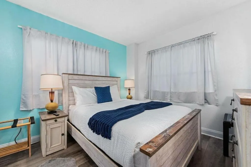 Other, Bed in The Enclave Hotel and Suites