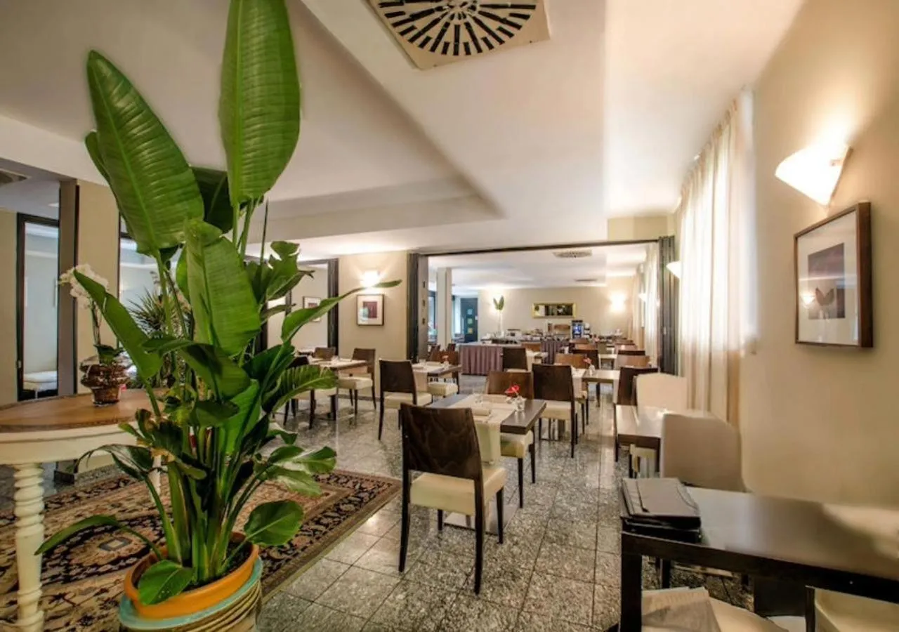 Restaurant/places to eat in Hotel Comtur