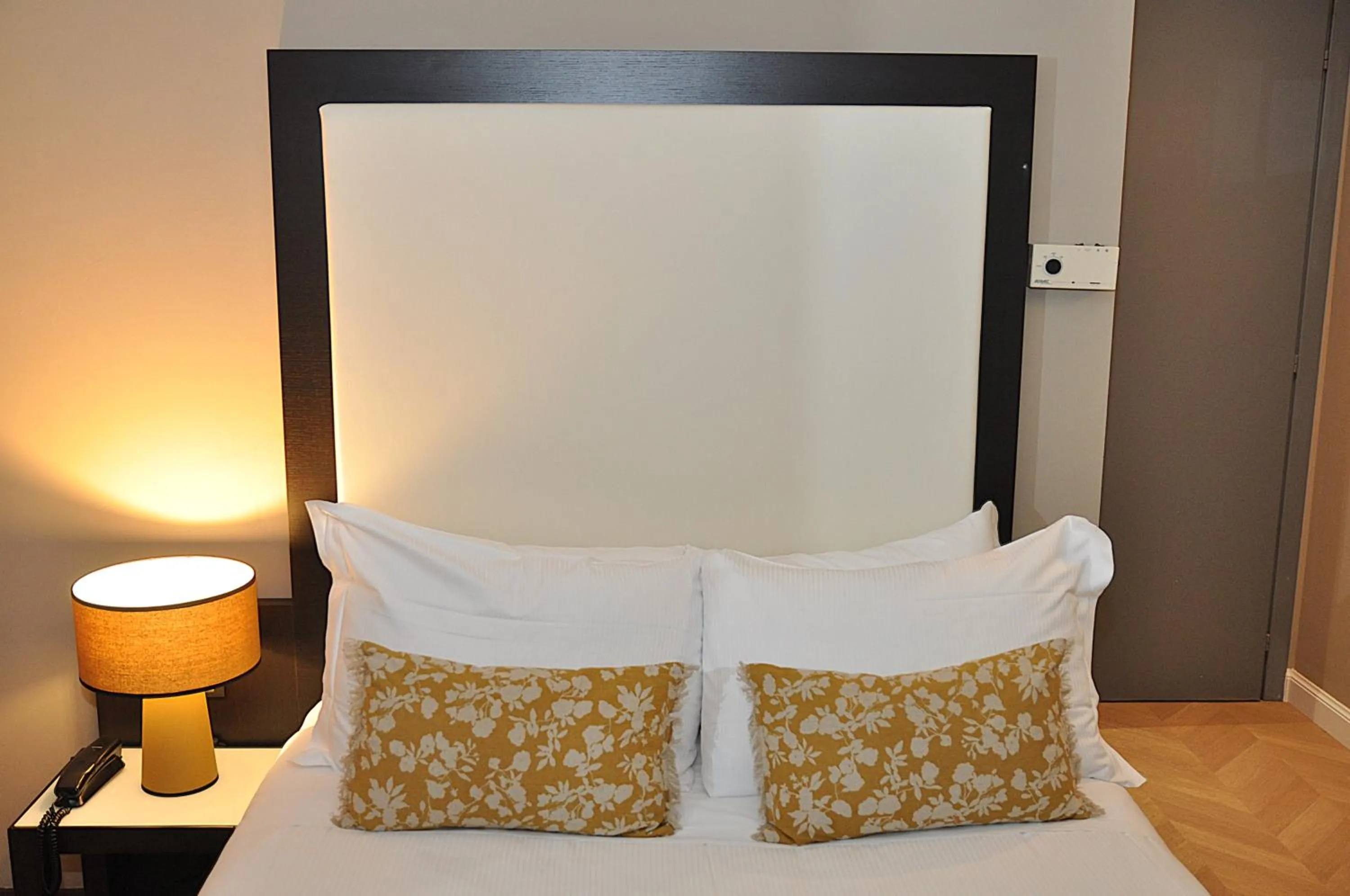 Bedroom, Bed in Hotel Comtur