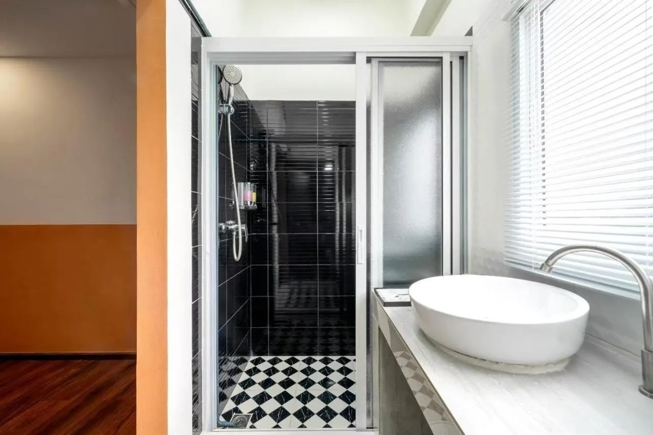 Bathroom in The Ram Hotel