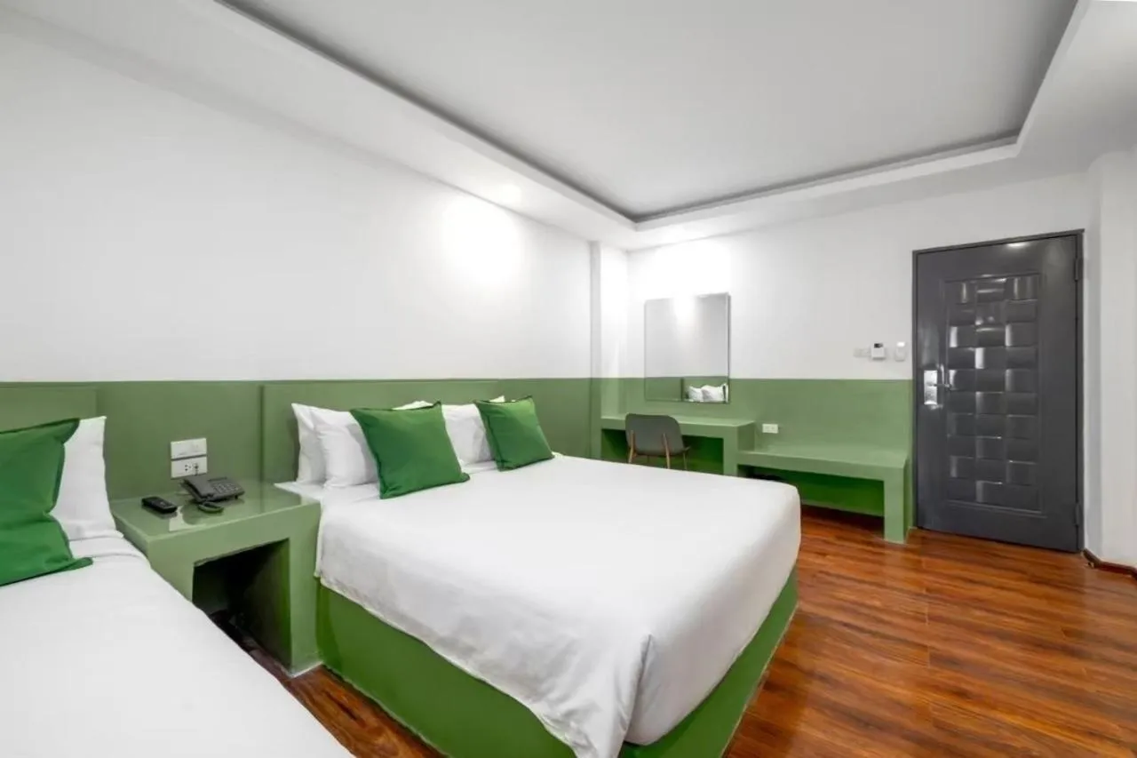 Photo of the whole room, Bed in The Ram Hotel