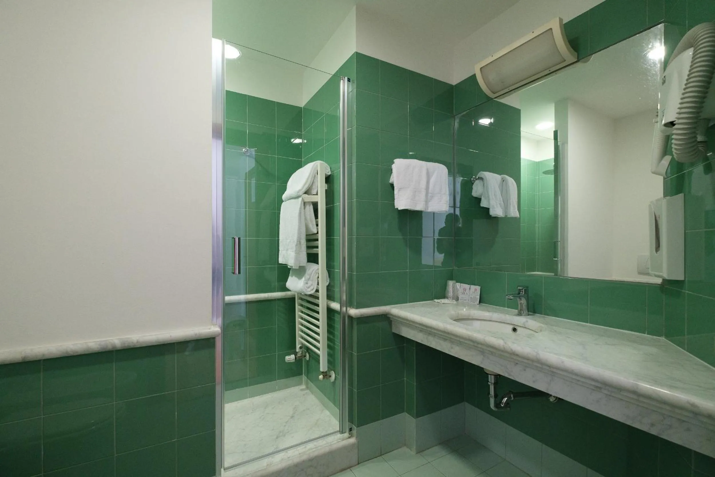 Bathroom in Hotel Portavaldera