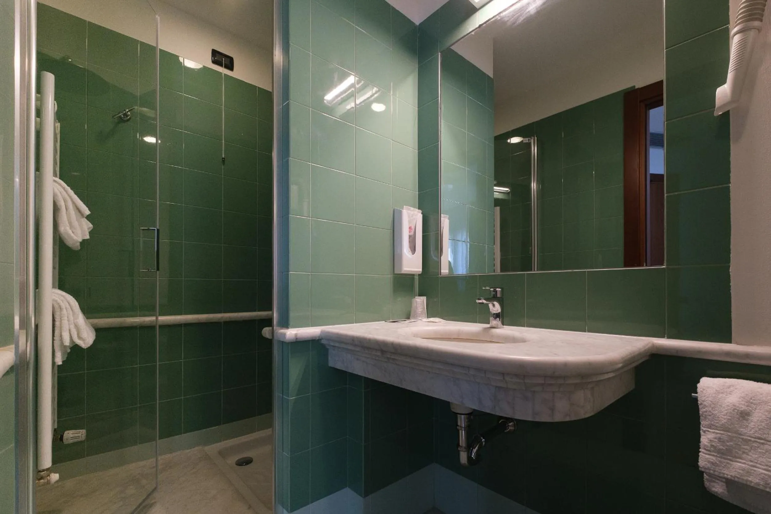 Bathroom in Hotel Portavaldera