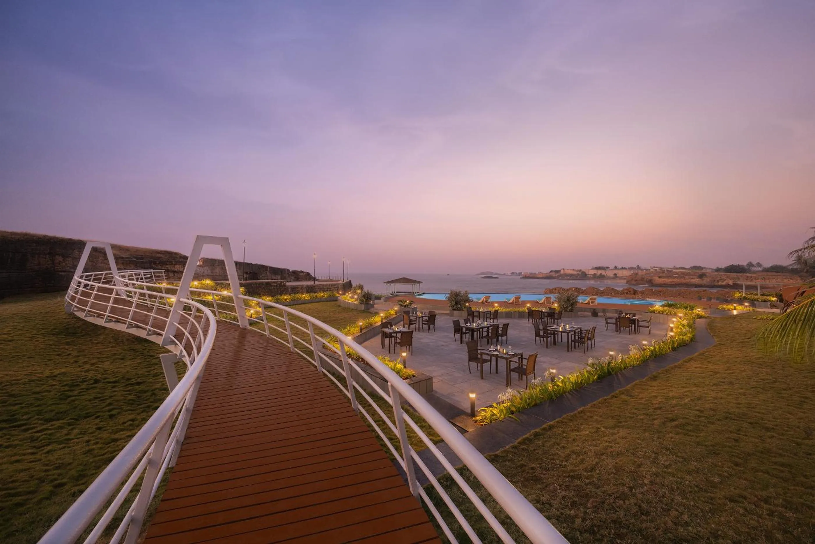 Dining area in Ginger Diu, Jalandhar Beach