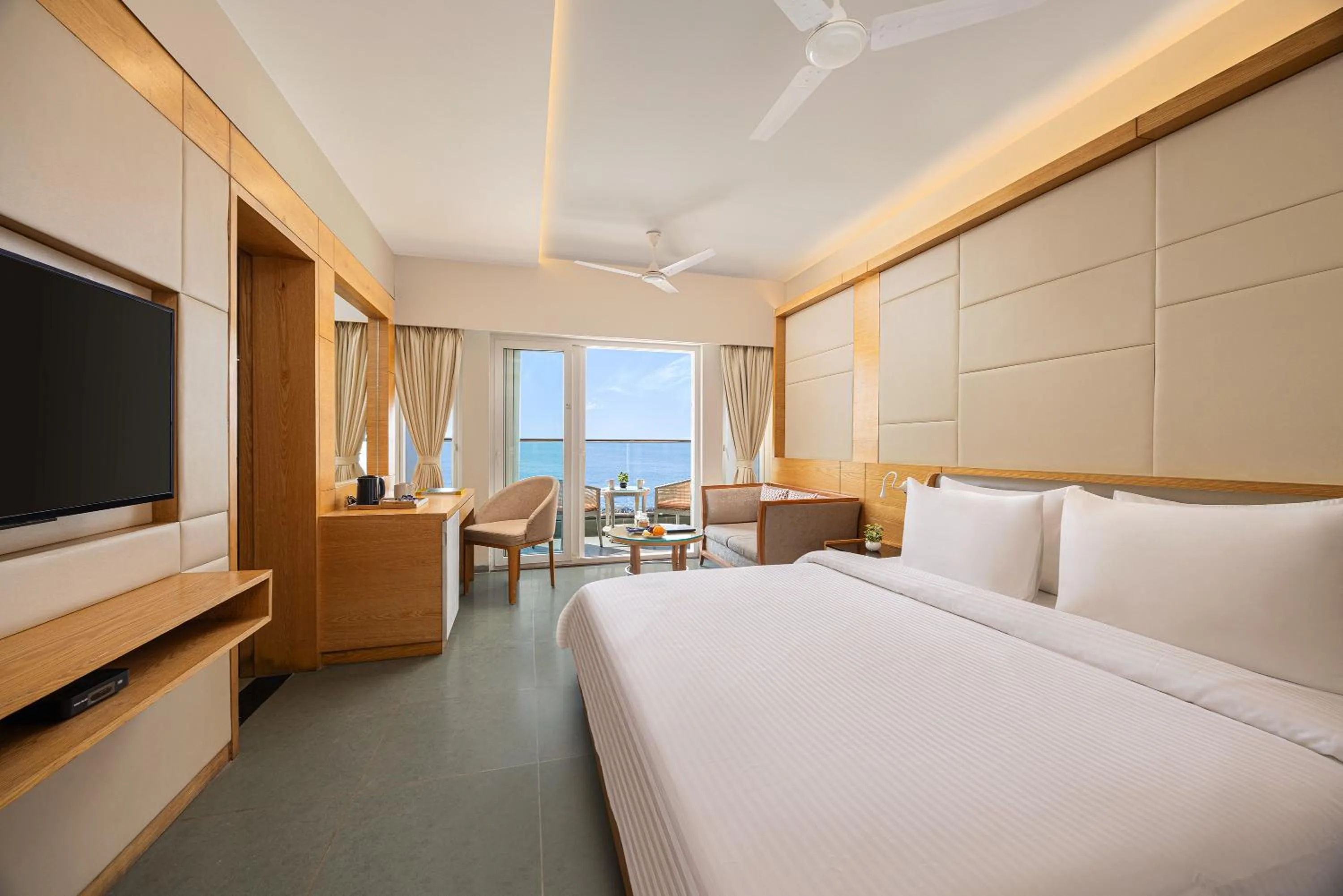 Bed in Ginger Diu, Jalandhar Beach