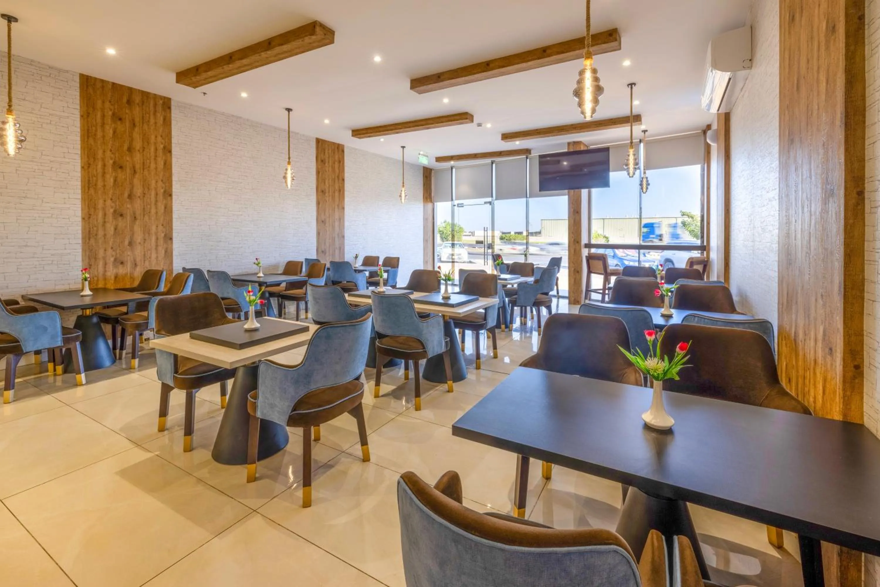 Restaurant/places to eat in Enala Hotel Apartments- Tabuk