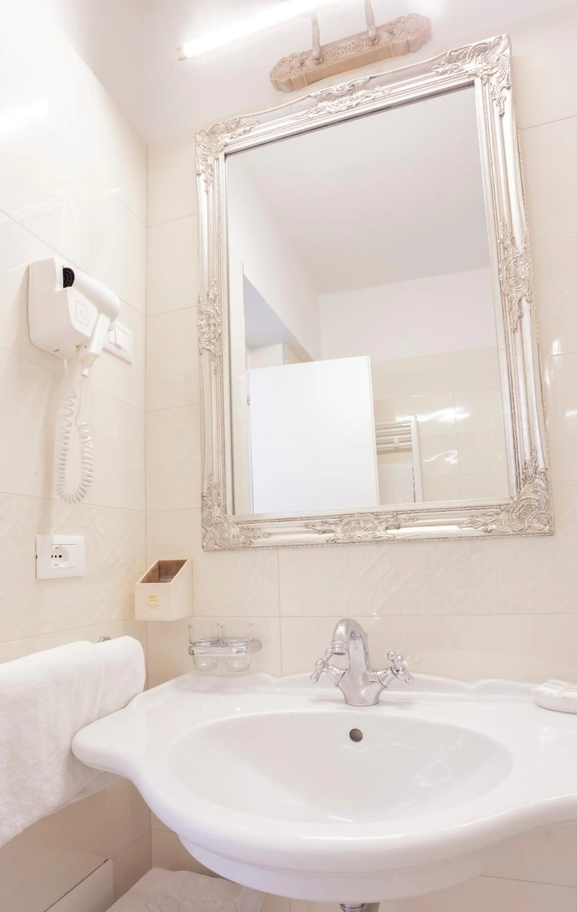 Bathroom in Villa Royal