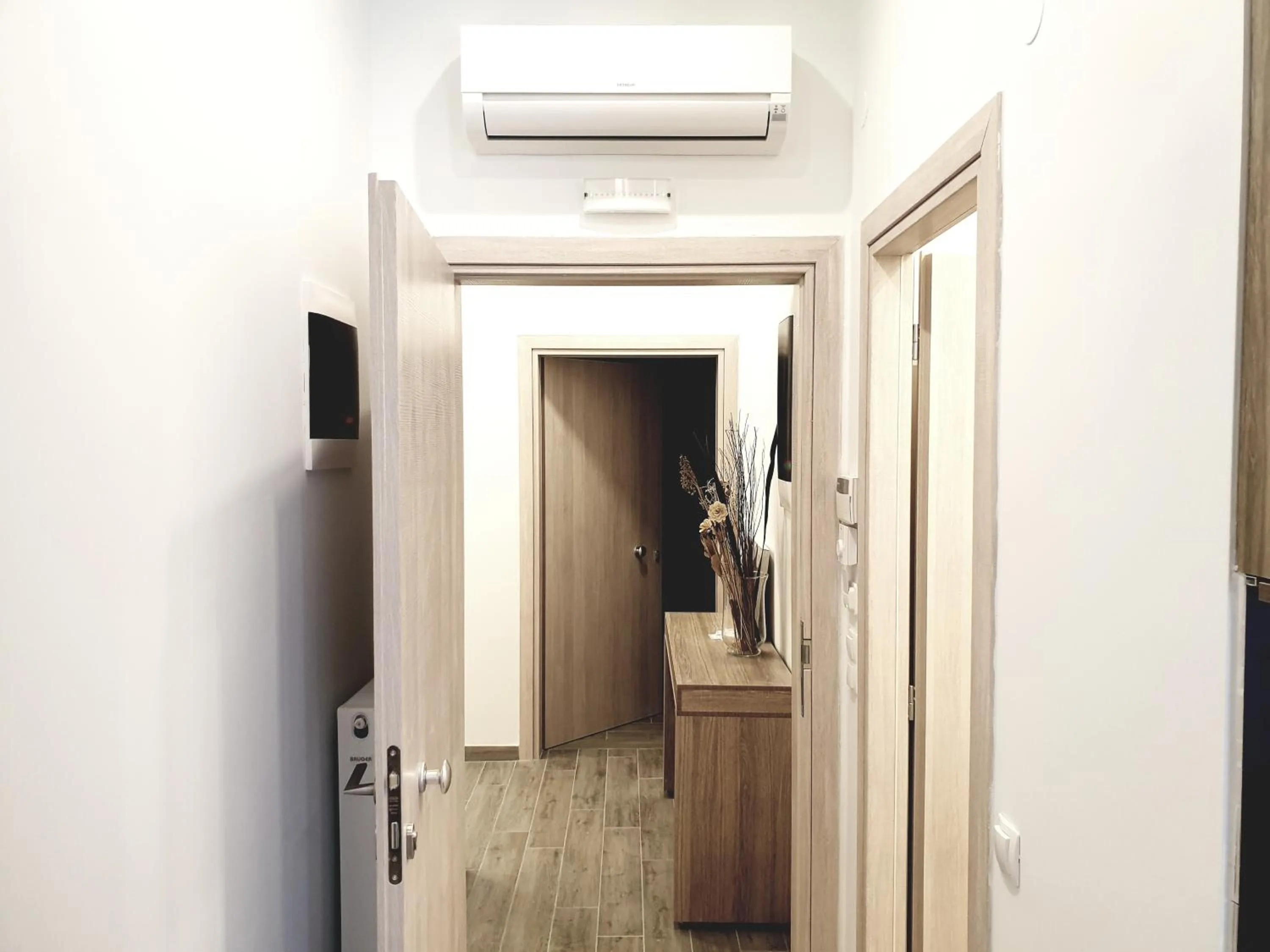 air conditioner in Eantos Studios and Suites