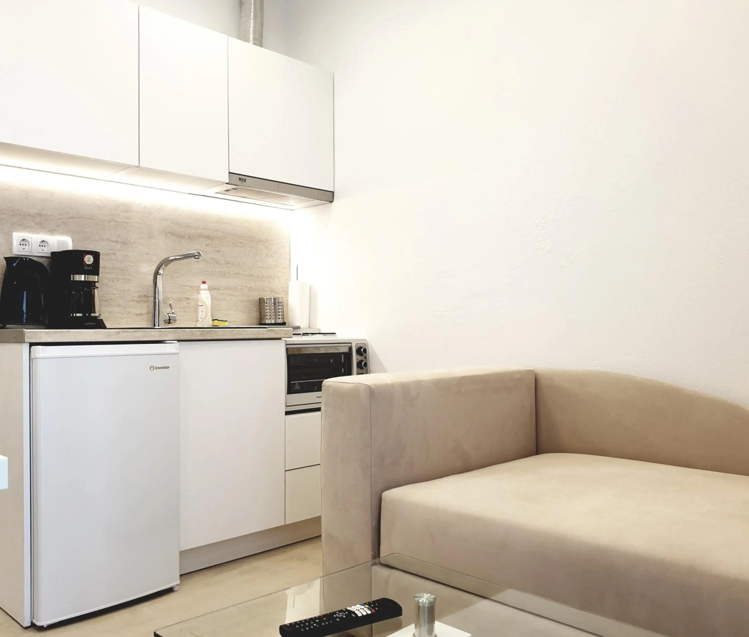 Living room in Eantos Studios and Suites