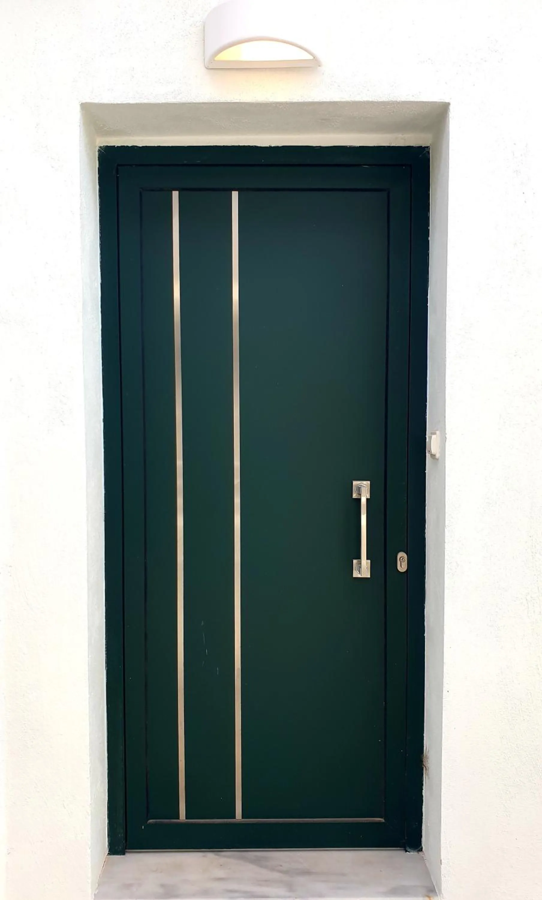 Facade/entrance in Eantos Studios and Suites