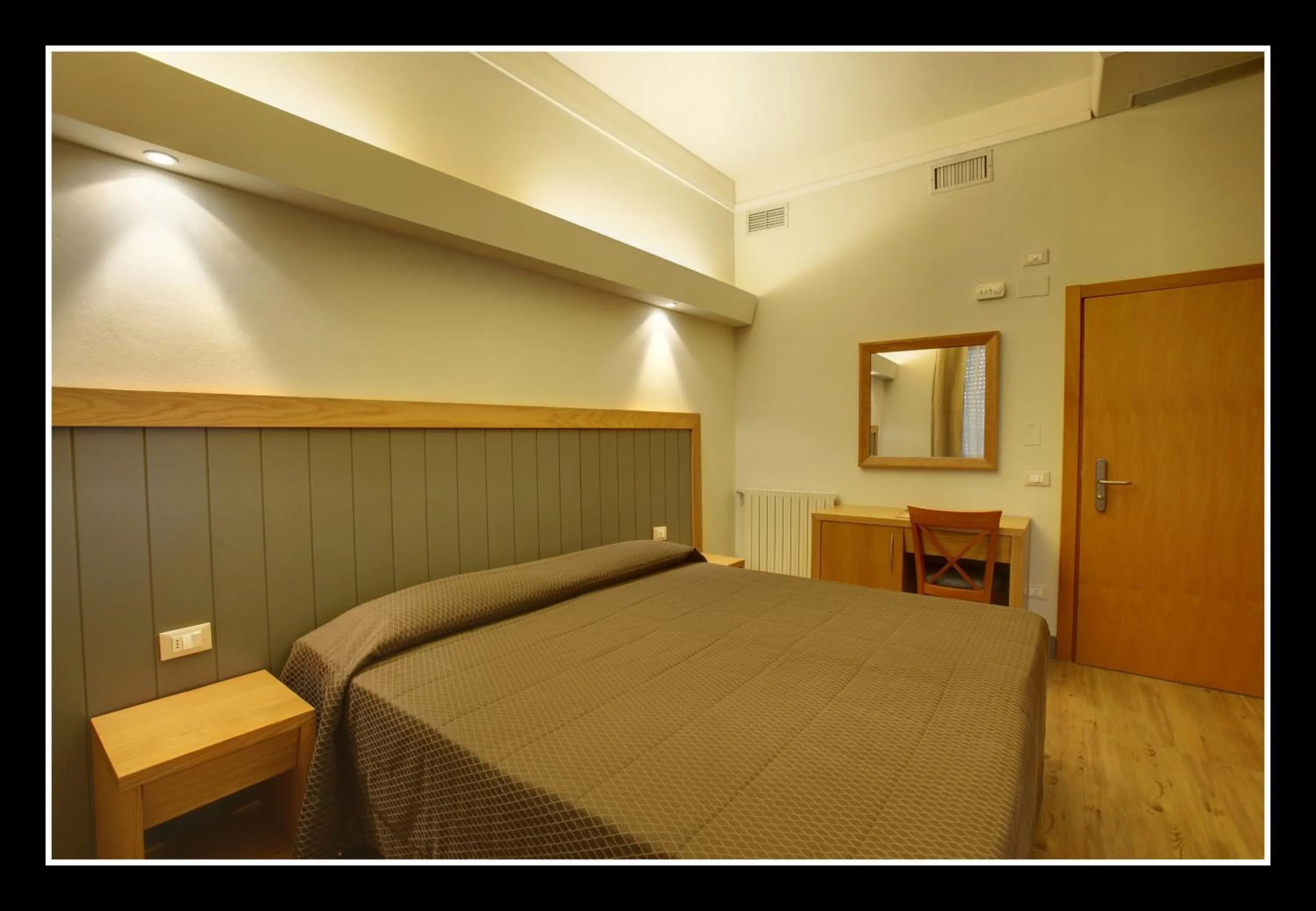 Bedroom, Bed in Hotel Delle Nazioni