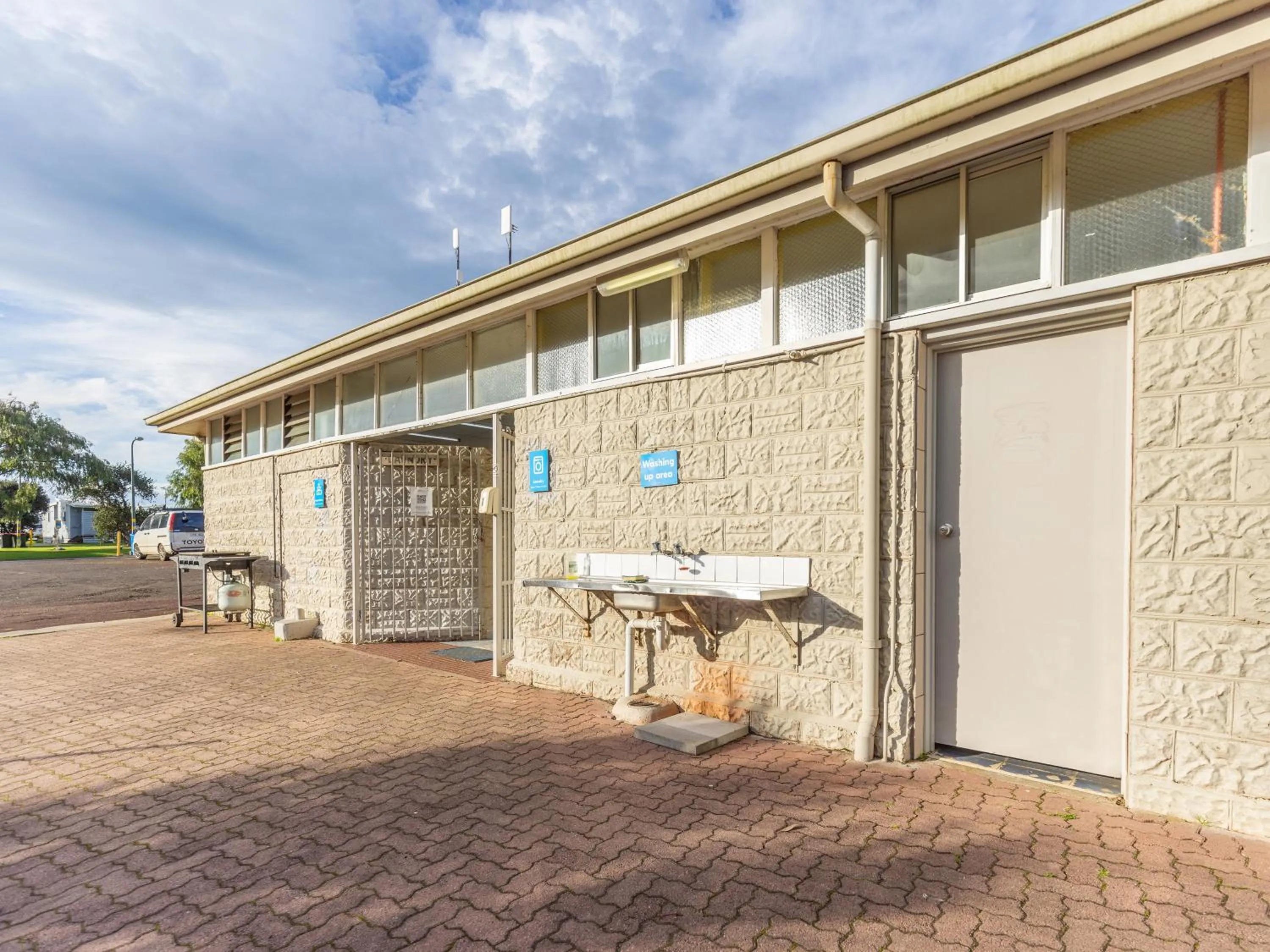 Property building in NRMA Portland Bay Holiday Park