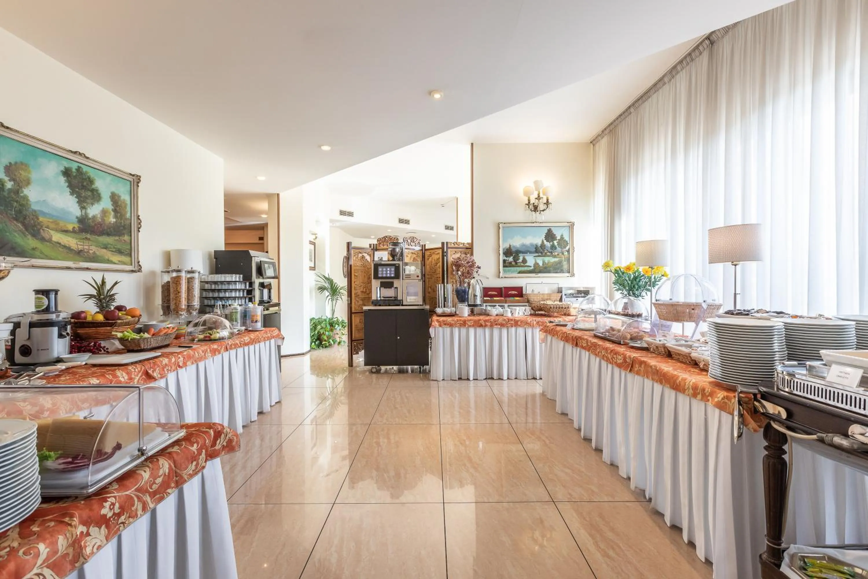 Buffet breakfast in Hotel Michelangelo