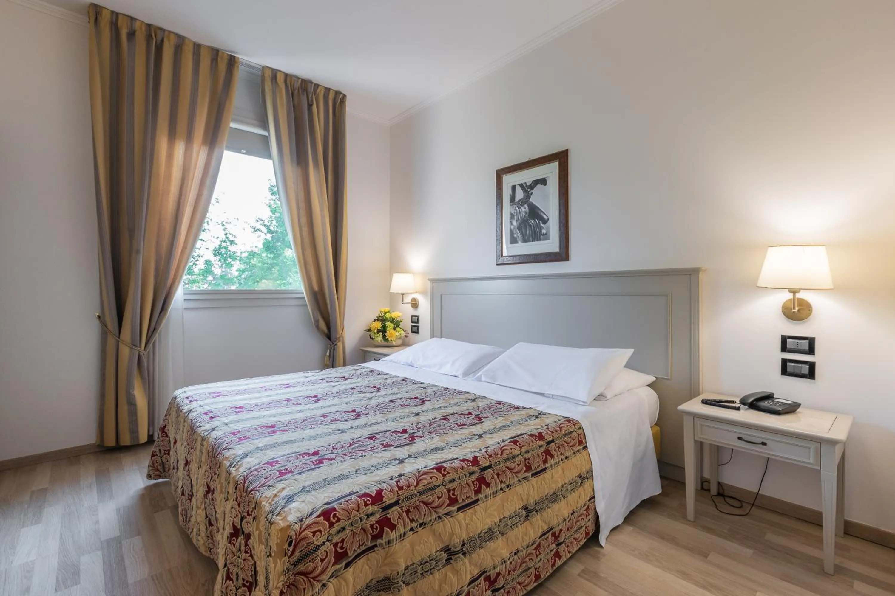 Bedroom, Bed in Hotel Michelangelo