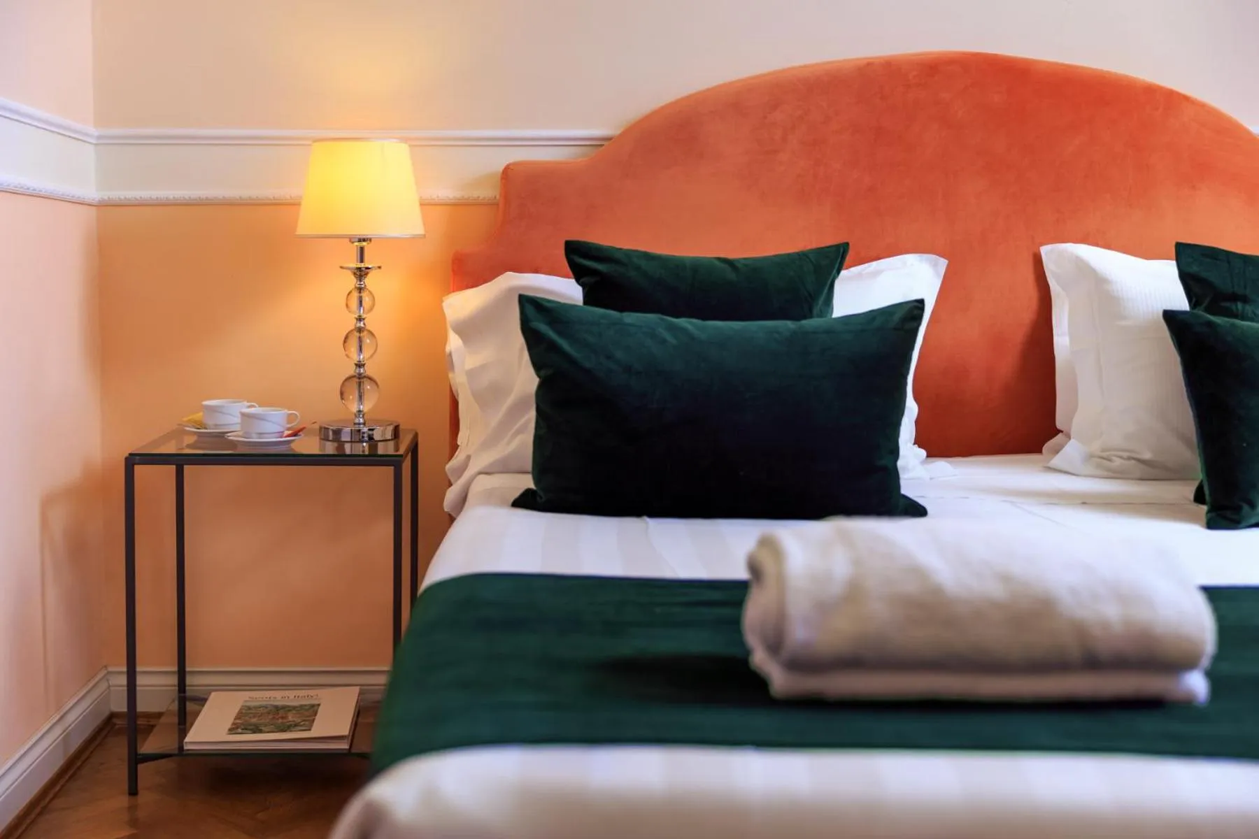 Bed in Hotel Villa Carlotta