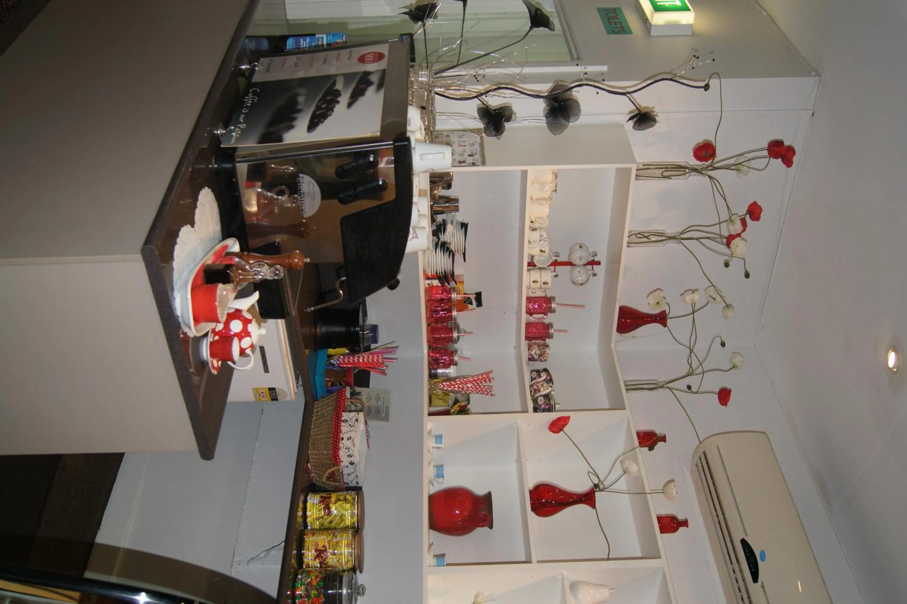 Coffee/tea facilities in Burkes Hotel Motel