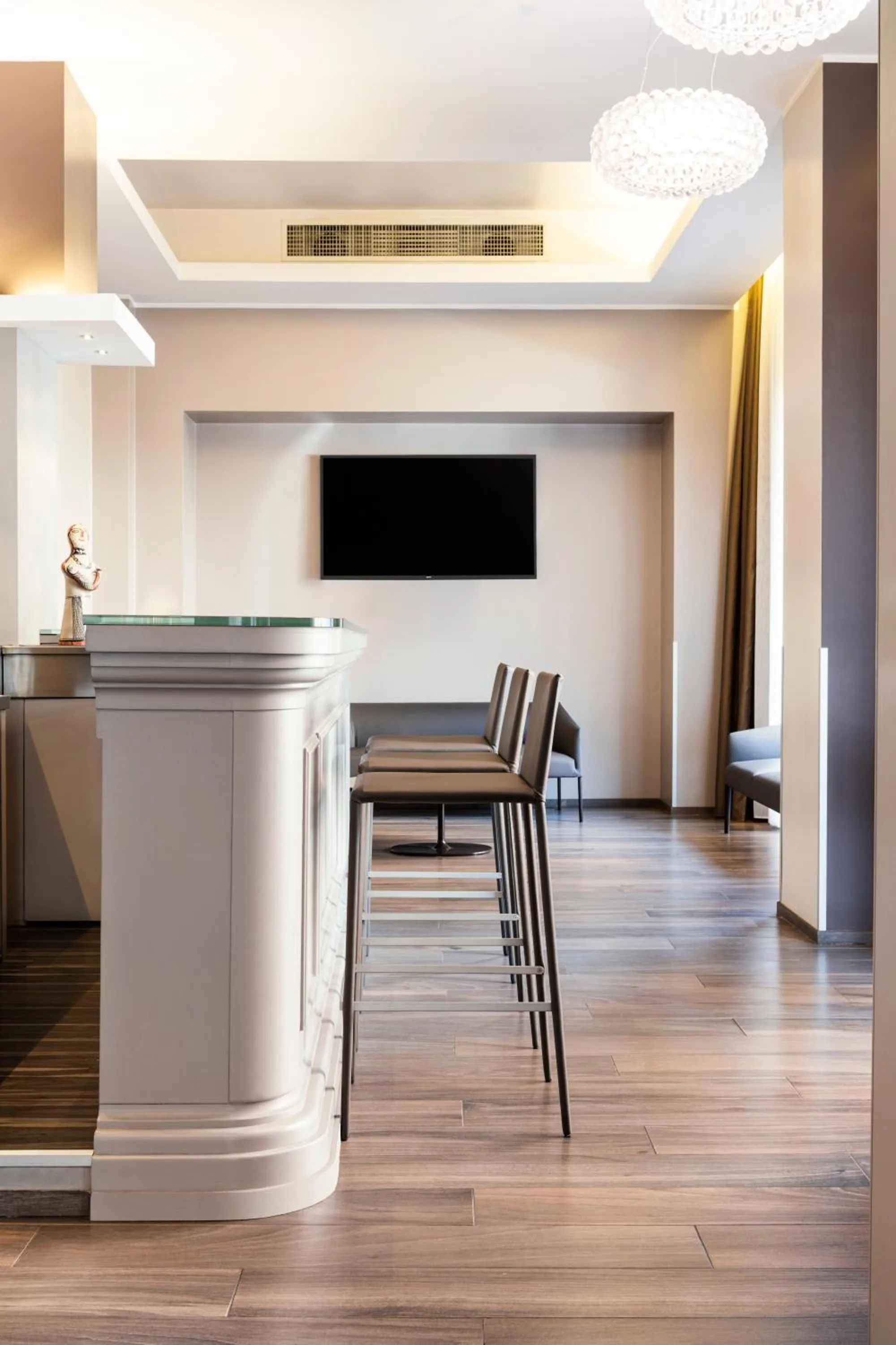 Lounge or bar in Mokinba Hotels Baviera