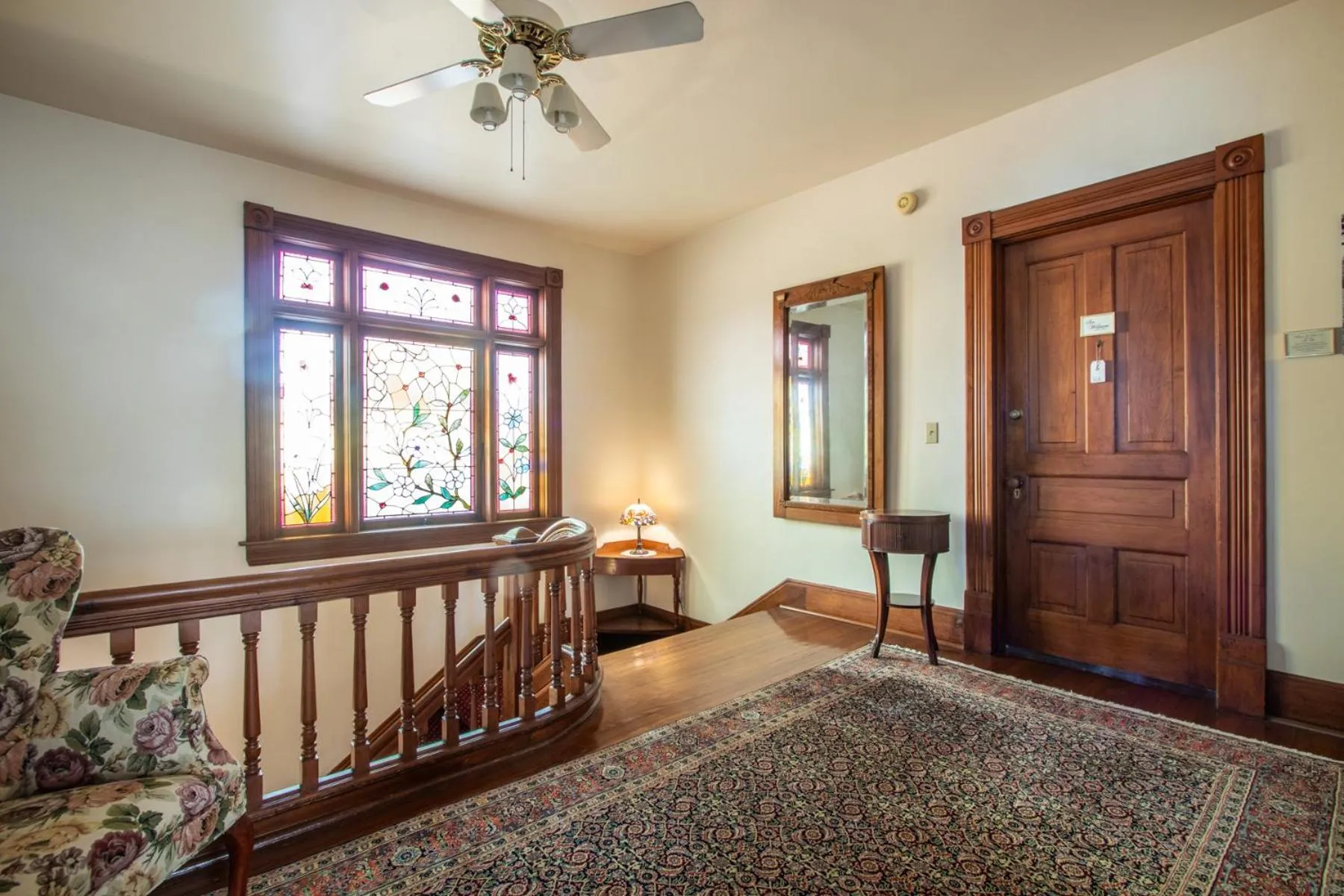 Bed in The Oaks Victorian Inn