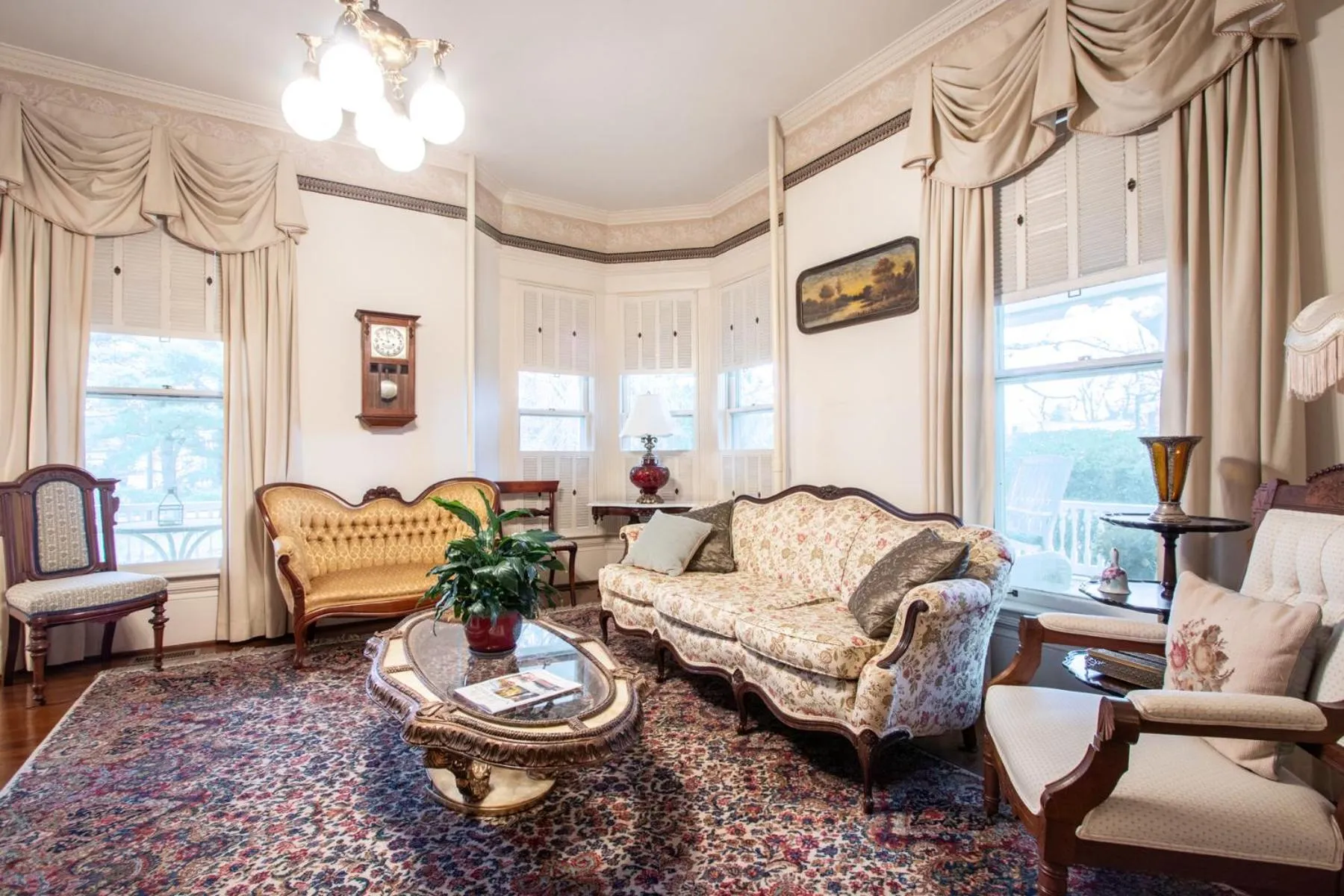 The Oaks Victorian Inn