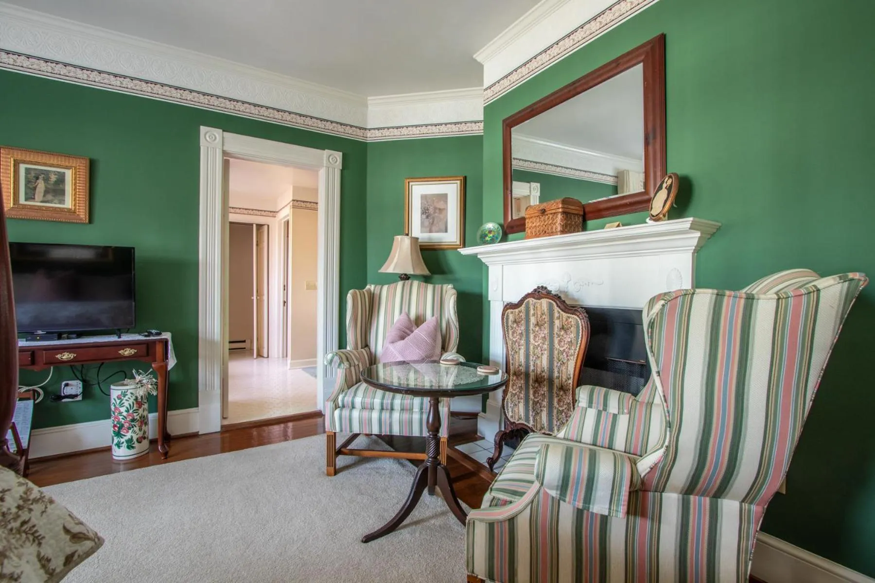 The Oaks Victorian Inn